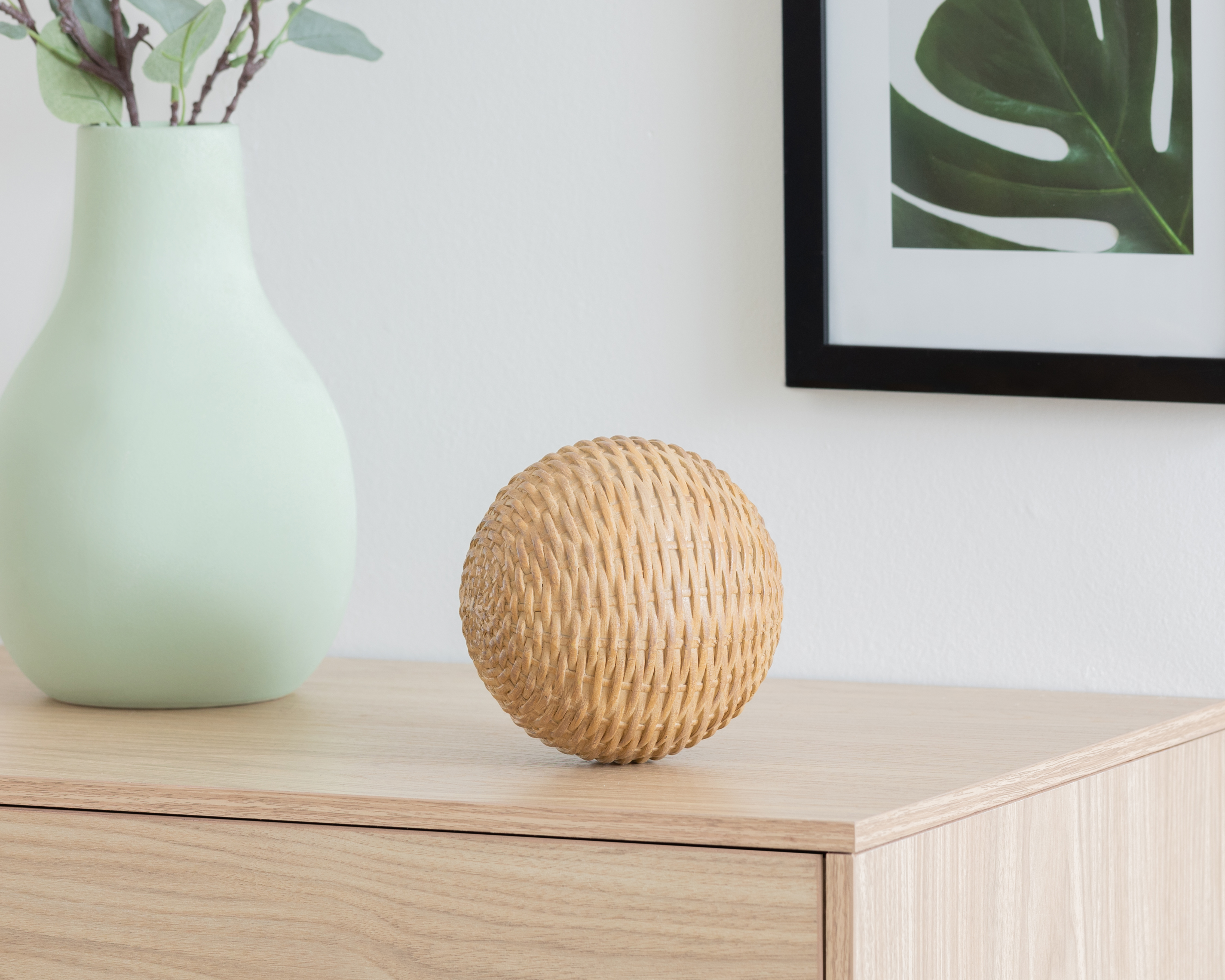 Foto 4 pulgar | Foto 6 | Escultura de Esfera Ressi