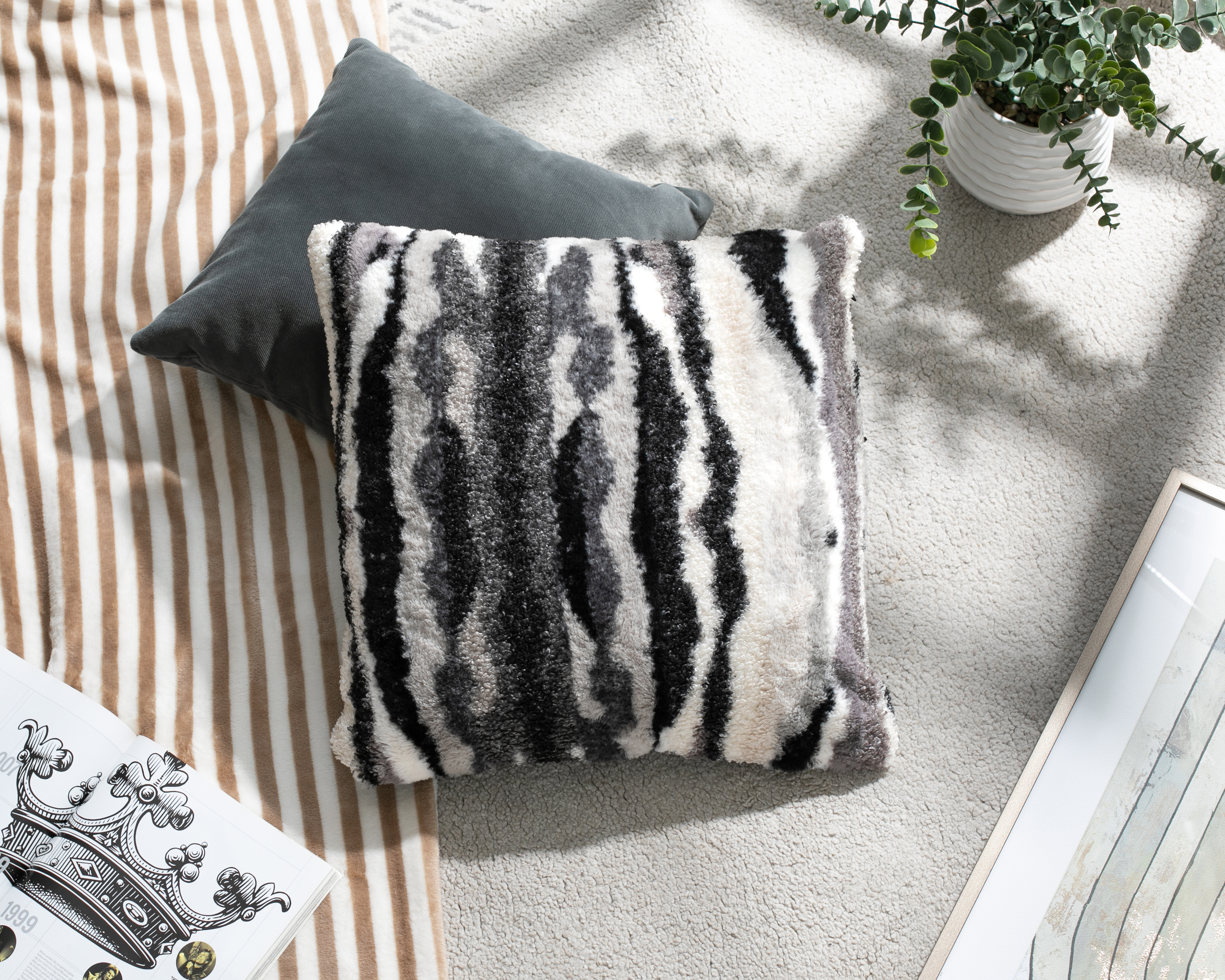 Foto 5 pulgar | Foto 4 | Cojín Decorativo Saturn