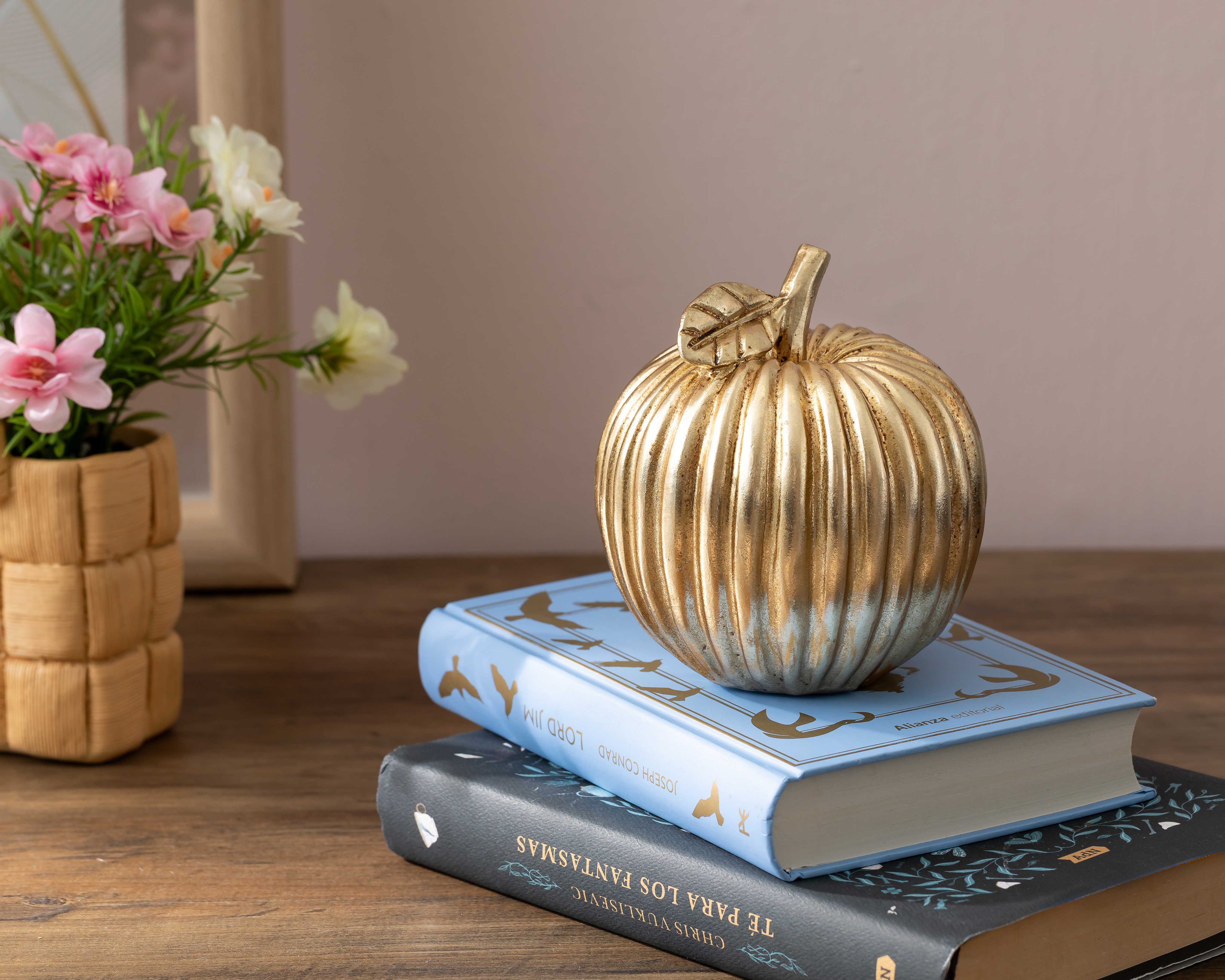 Foto 5 pulgar | Foto 4 | Escultura de Manzana Darin de Poliresina