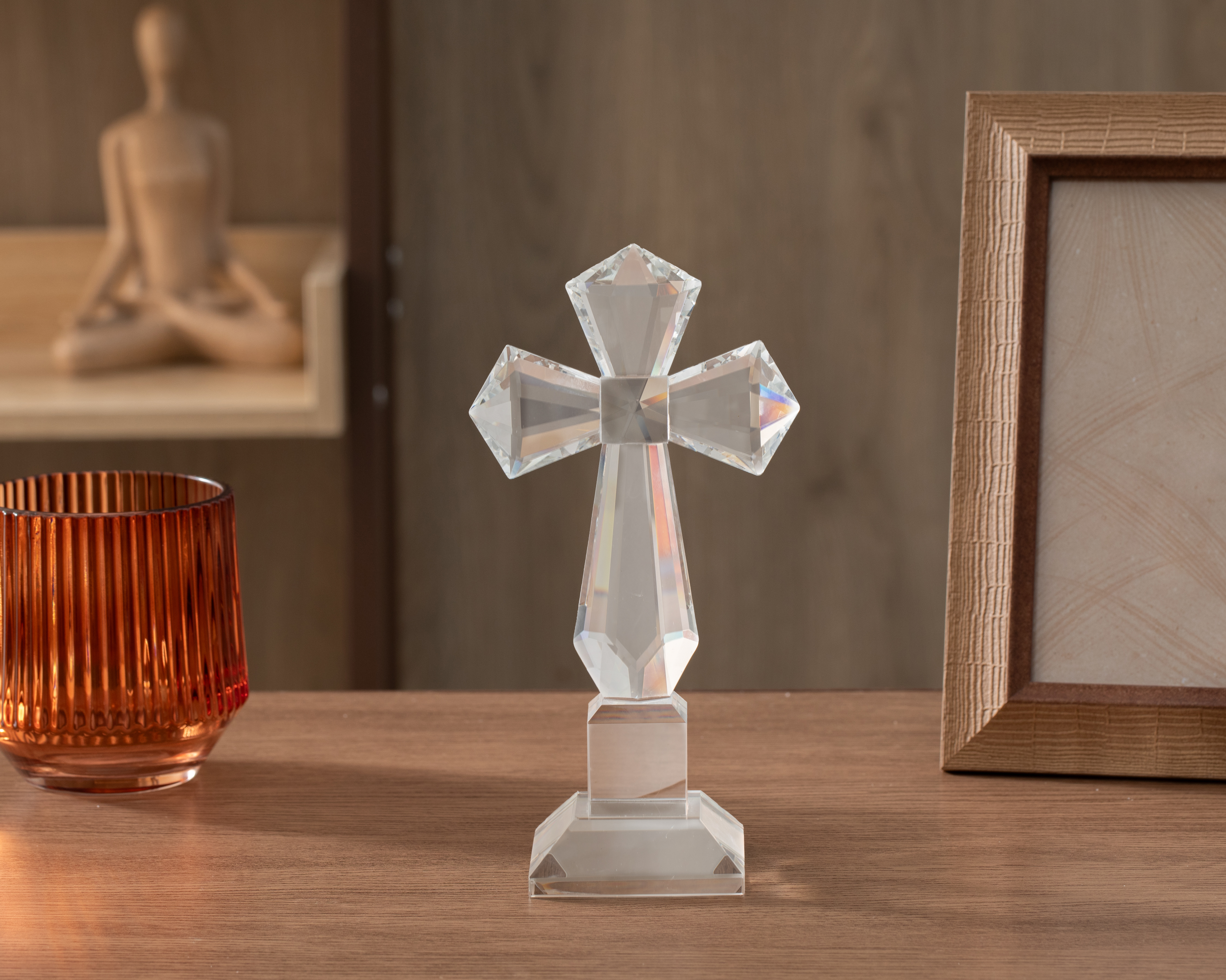 Foto 6 pulgar | Foto 5 | Escultura de Cruz Ros de Cristal