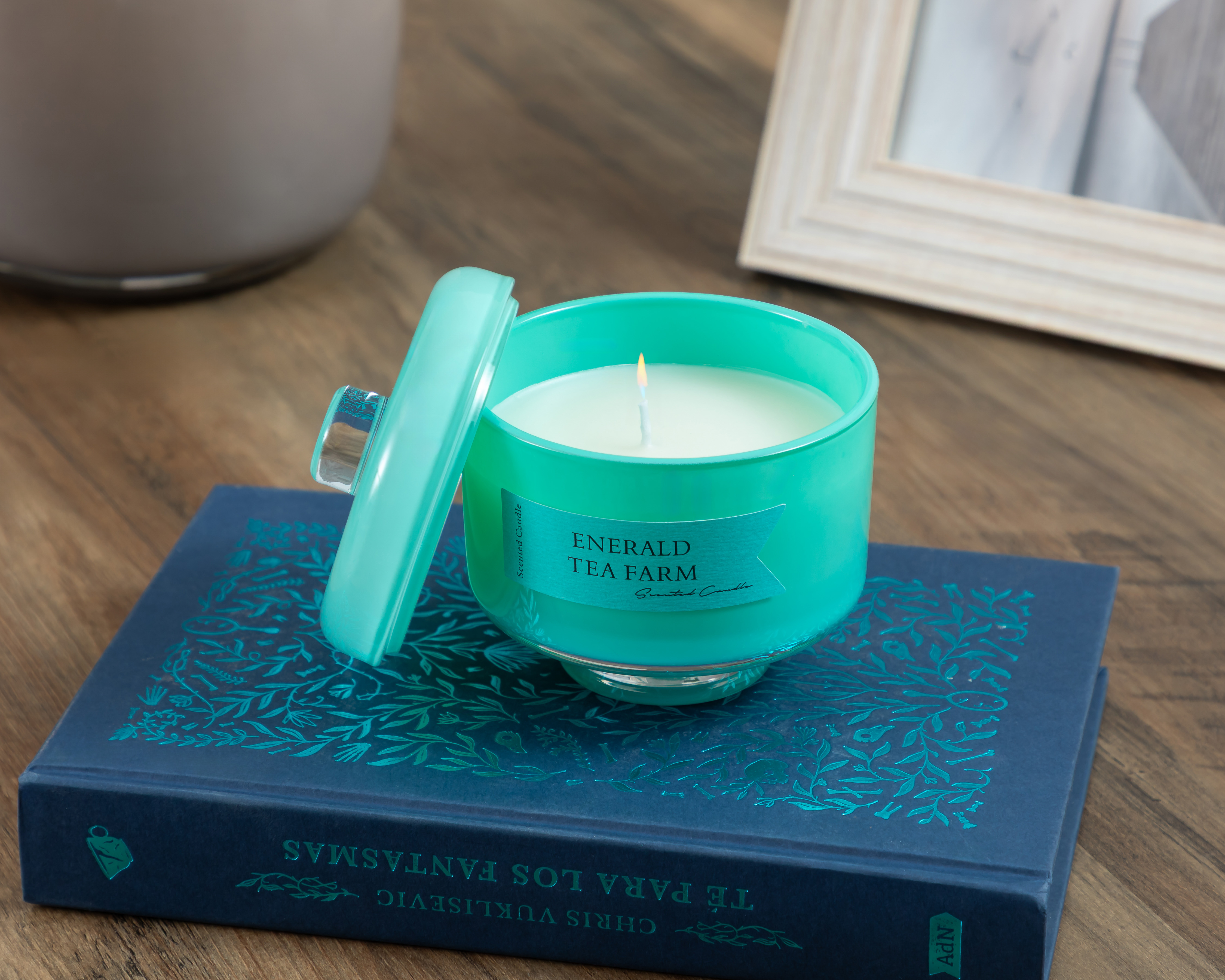 Foto 5 pulgar | Foto 4 | Vela Aromática Enerald Tea Farm
