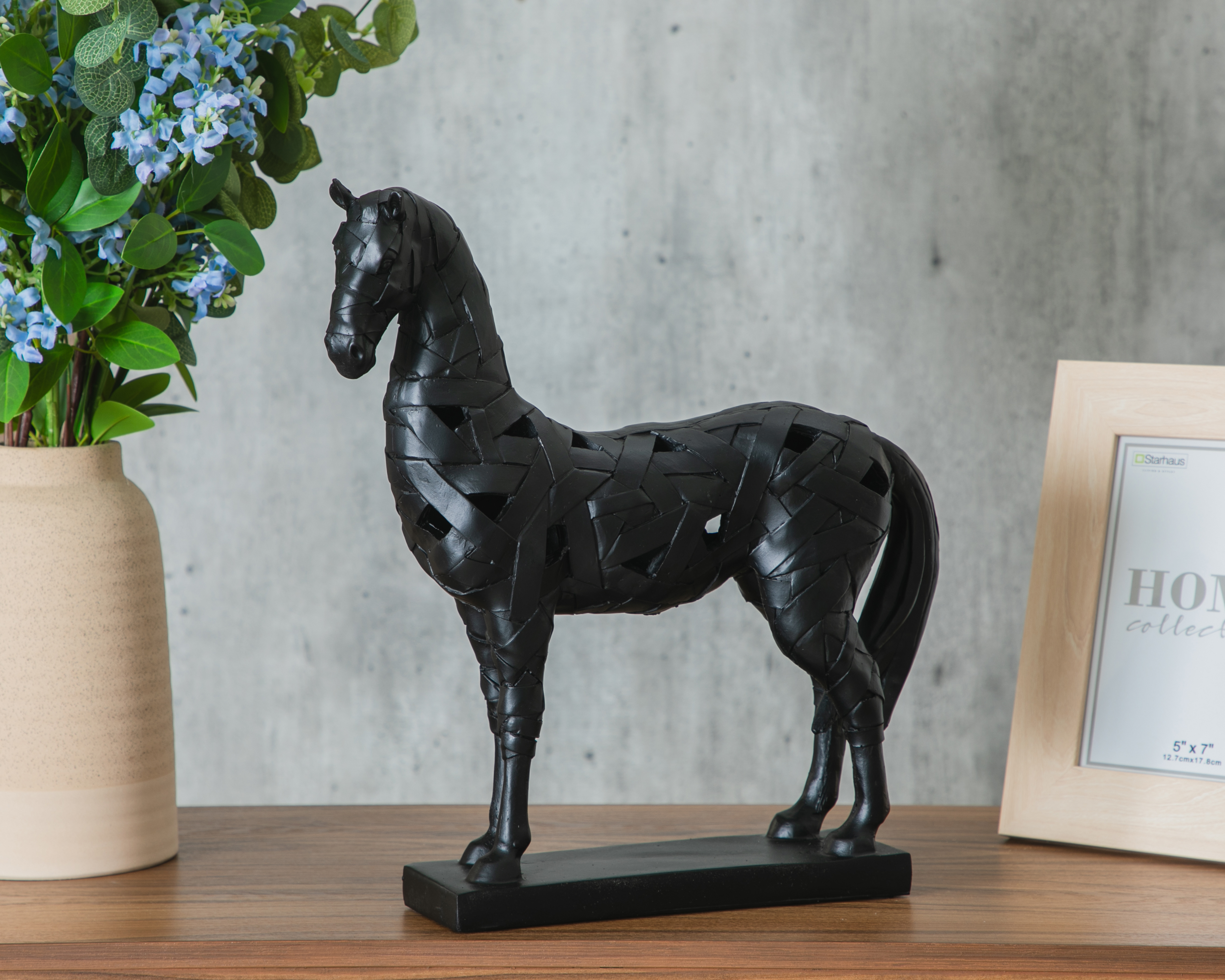 Foto 6 pulgar | Foto 5 | Escultura de Caballo Khan de Resina