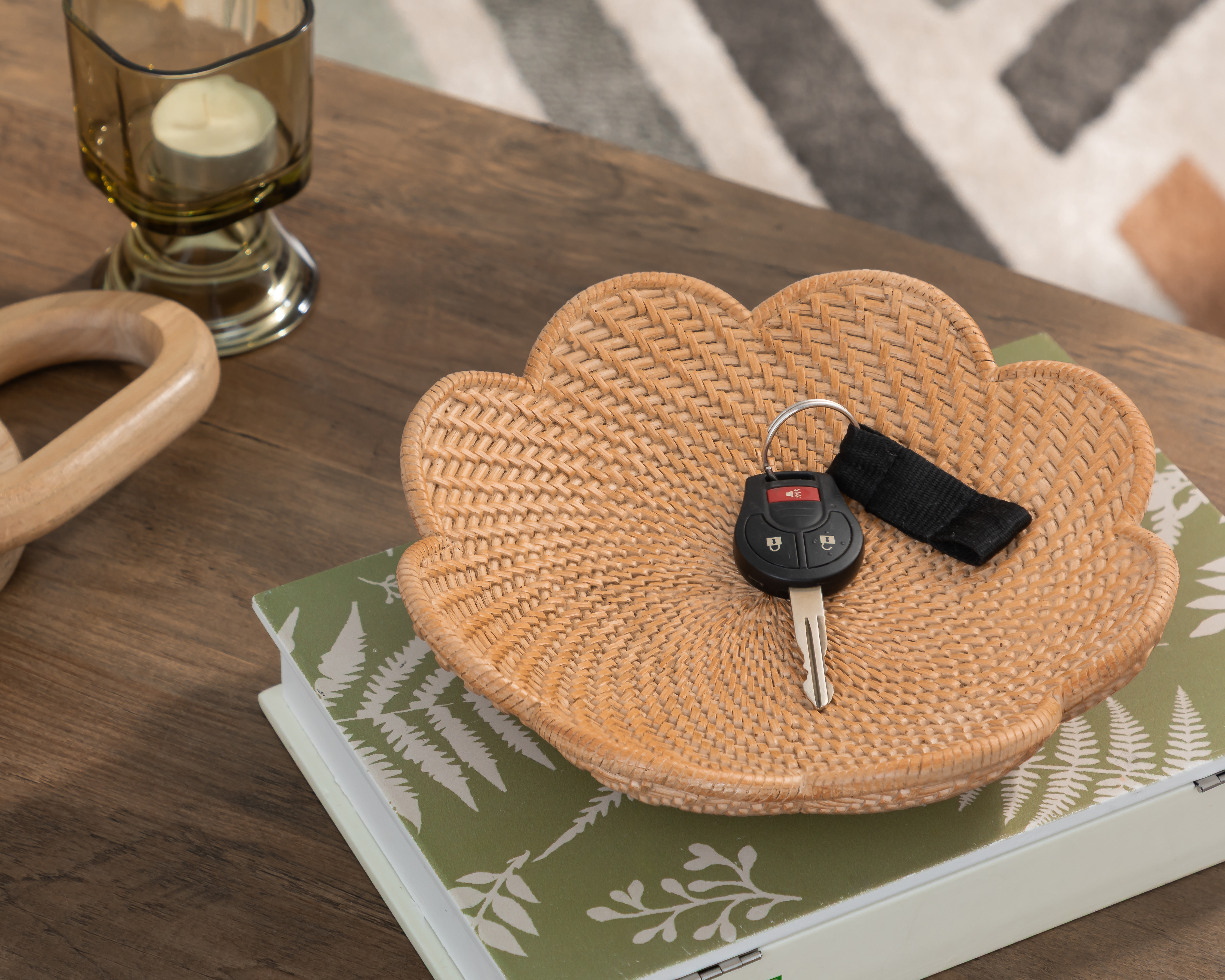 Foto 5 pulgar | Foto 4 | Platón Decorativo de Flor Tiffan de Poliresina