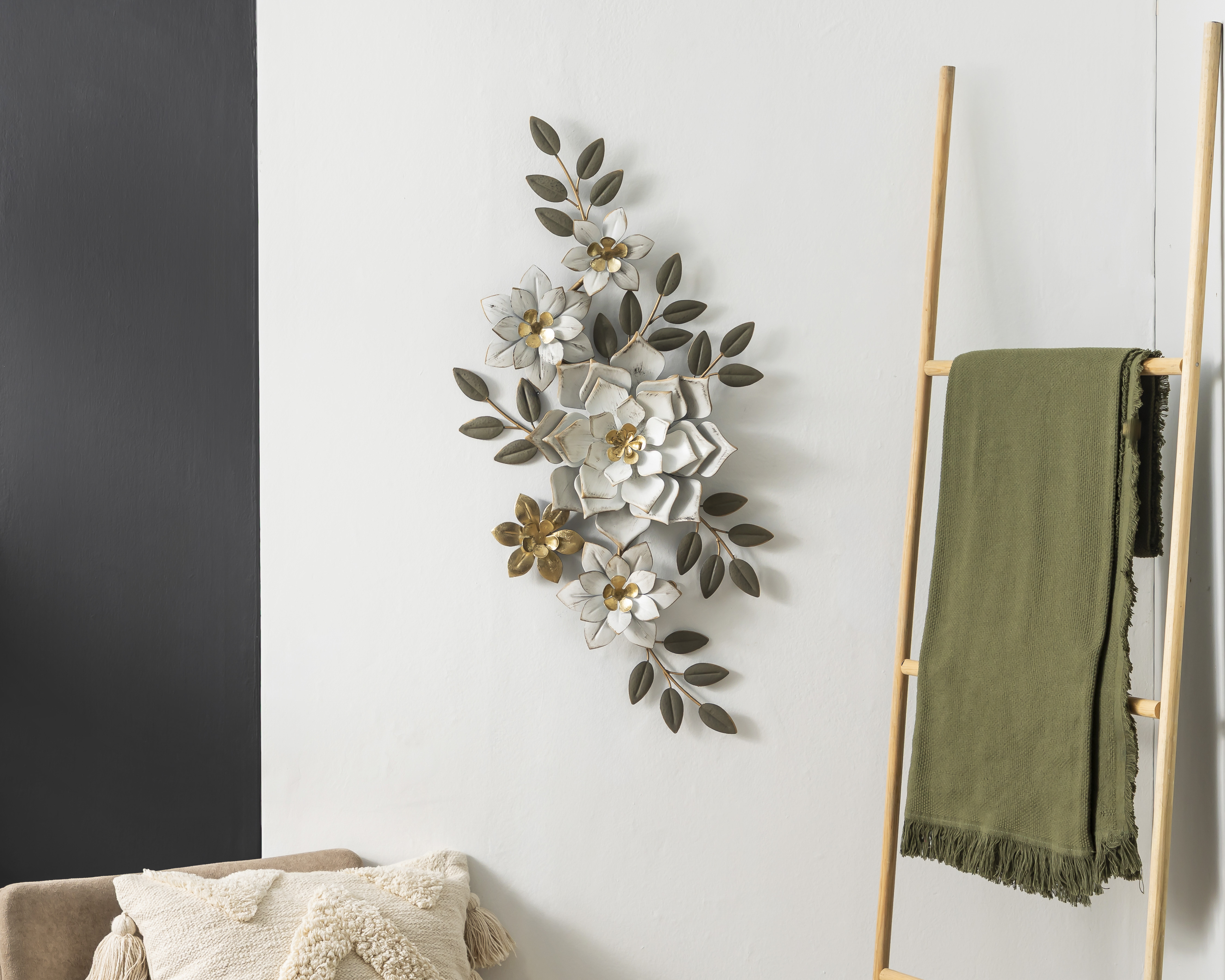 Foto 2 pulgar | Foto 1 | Escultura Decorativa Tavey de Metal