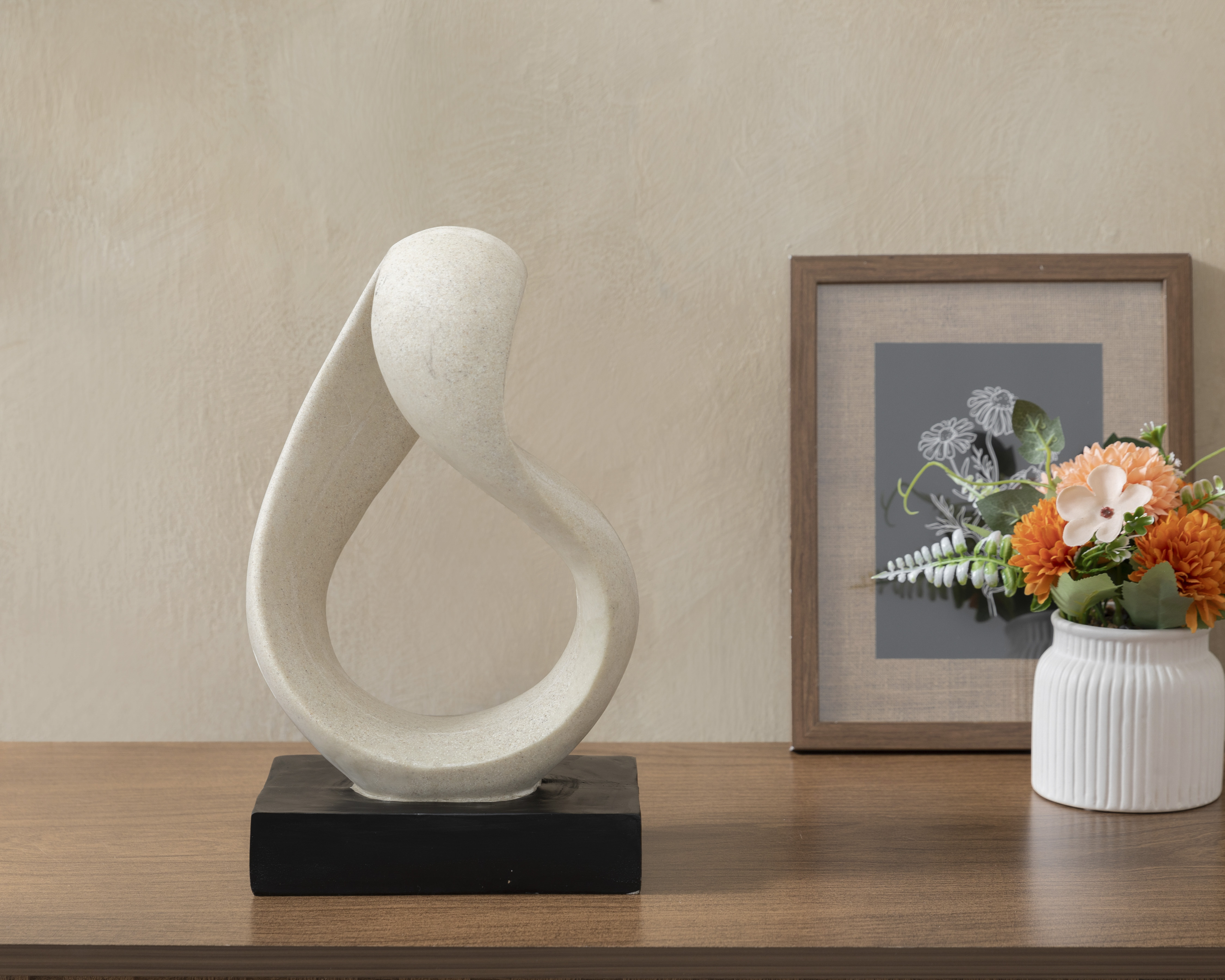 Foto 6 pulgar | Foto 5 | Escultura Decorativa Ira de Resina