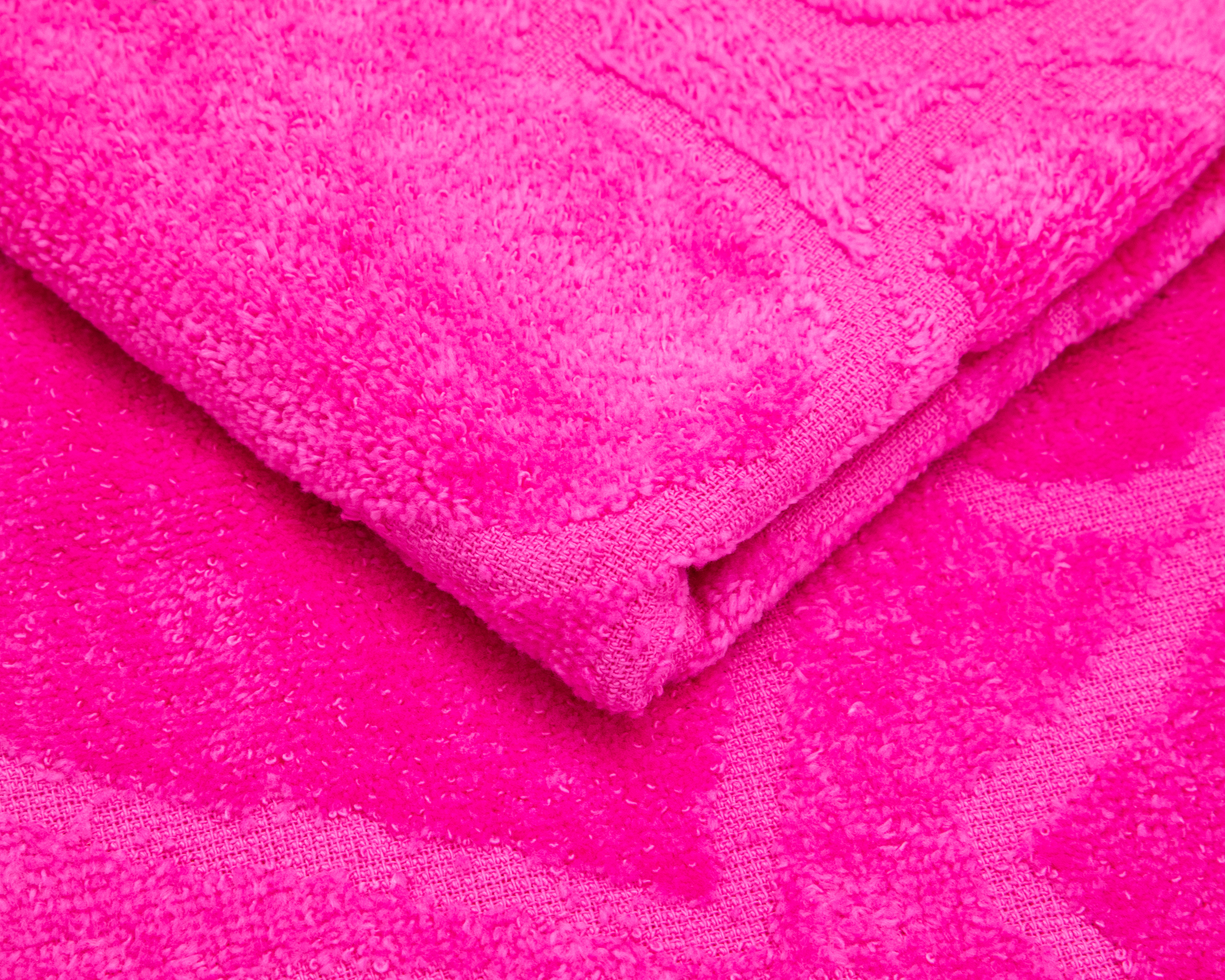 Foto 3 pulgar | Foto 2 | Toalla de Medio Baño Corazones Fucsia