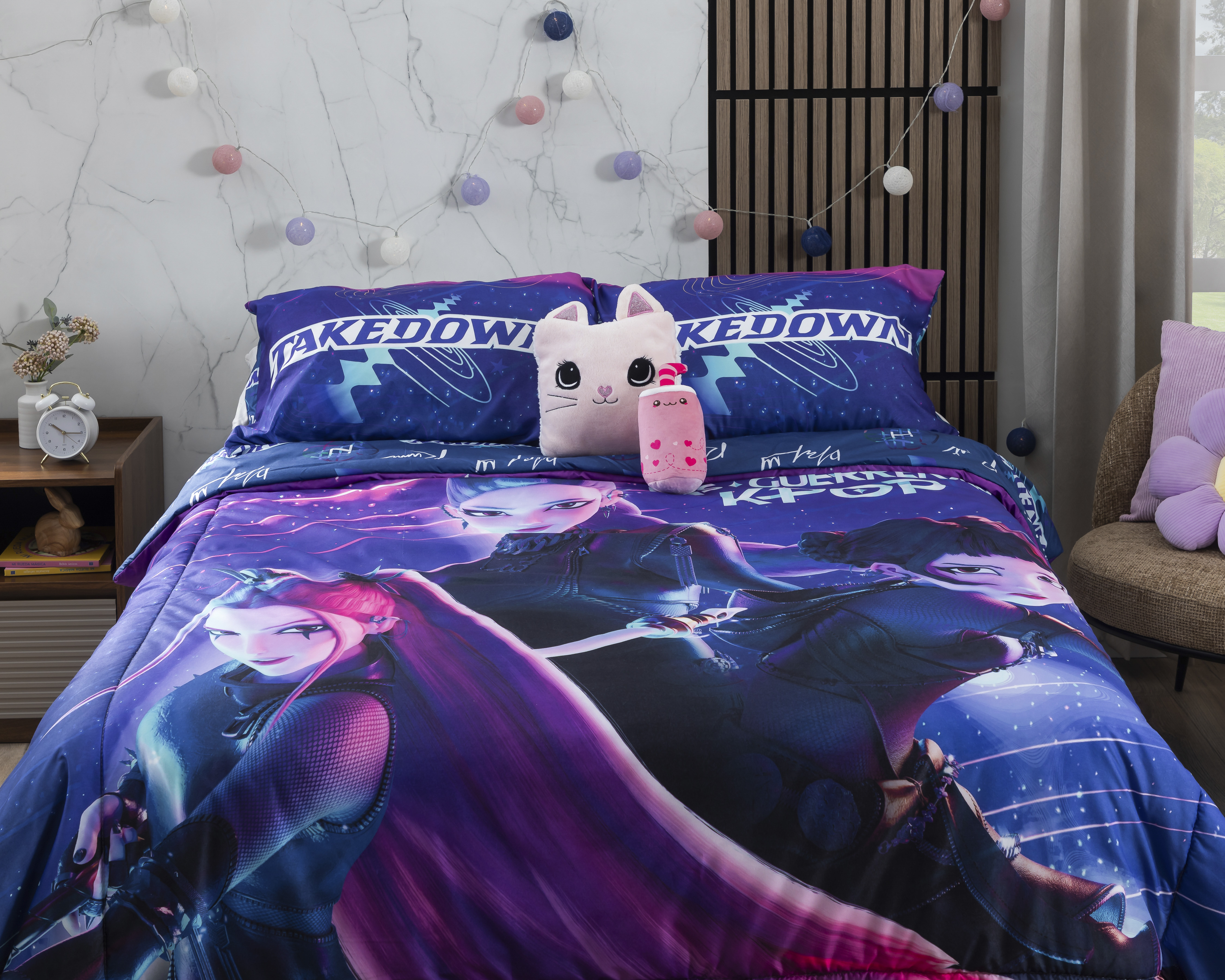 Edredón Matrimonial con Fundas para Almohada Providencia Las Guerreras K-Pop Morado 3 Piezas