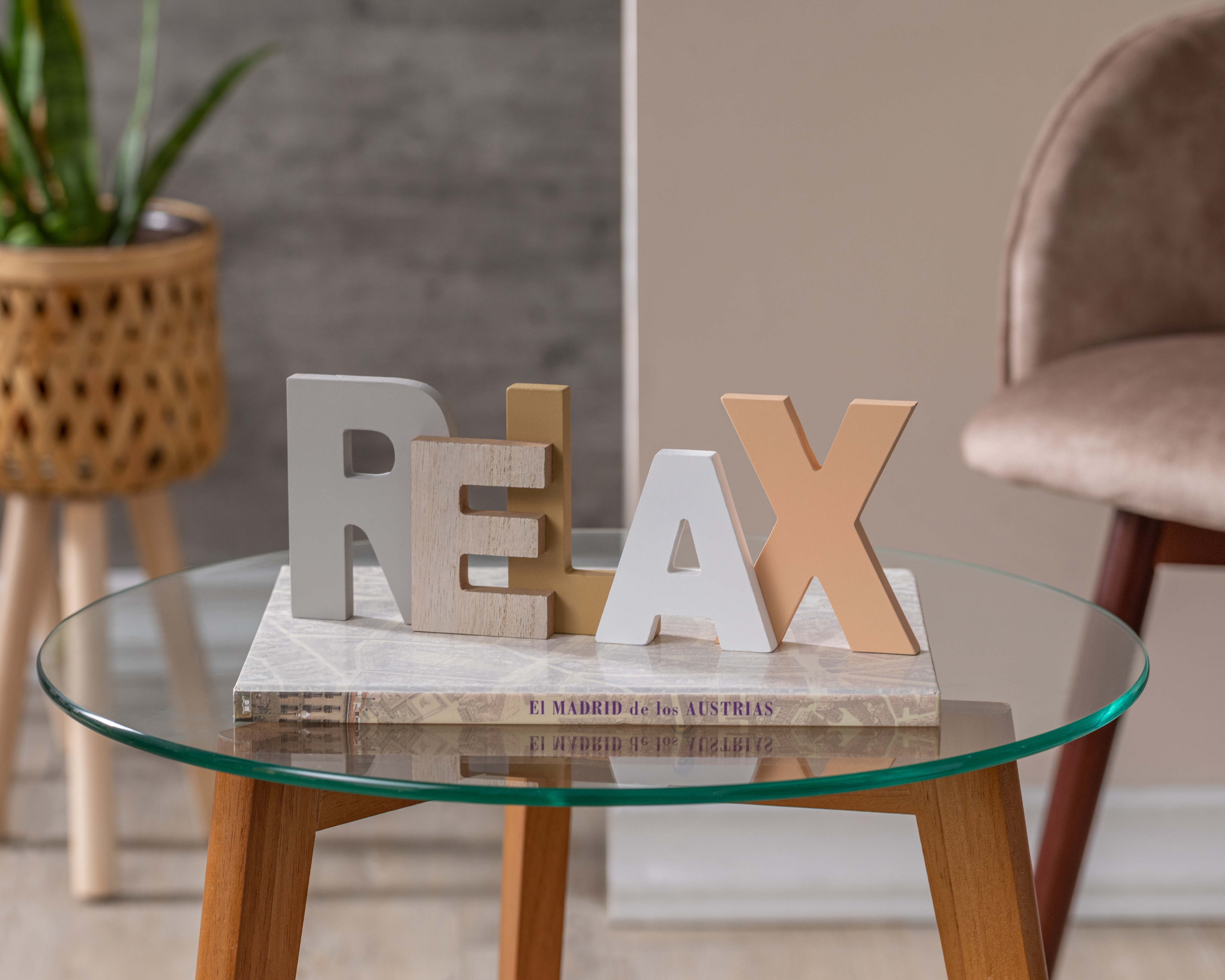 Foto 5 pulgar | Foto 4 | Letrero Relax