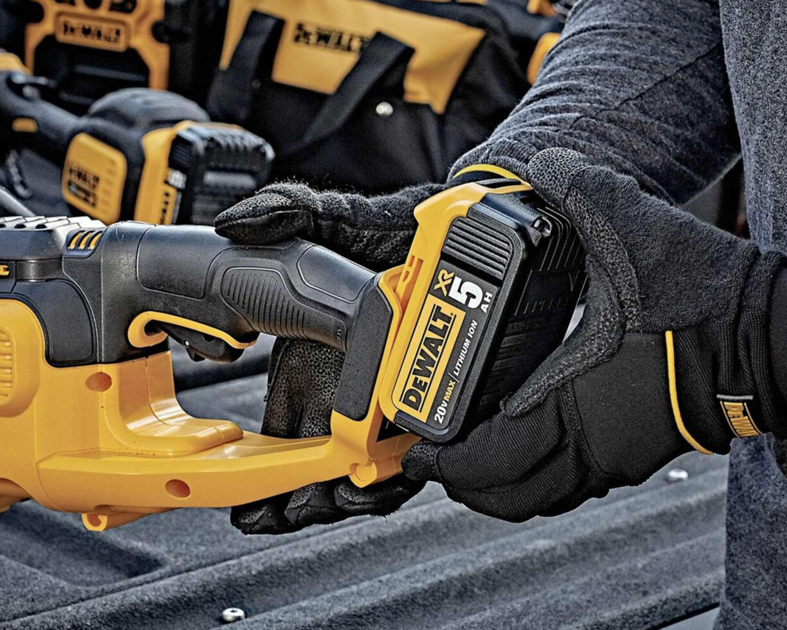 Foto 5 pulgar | Foto 4 | Cortasetos Dewalt 20V 22"