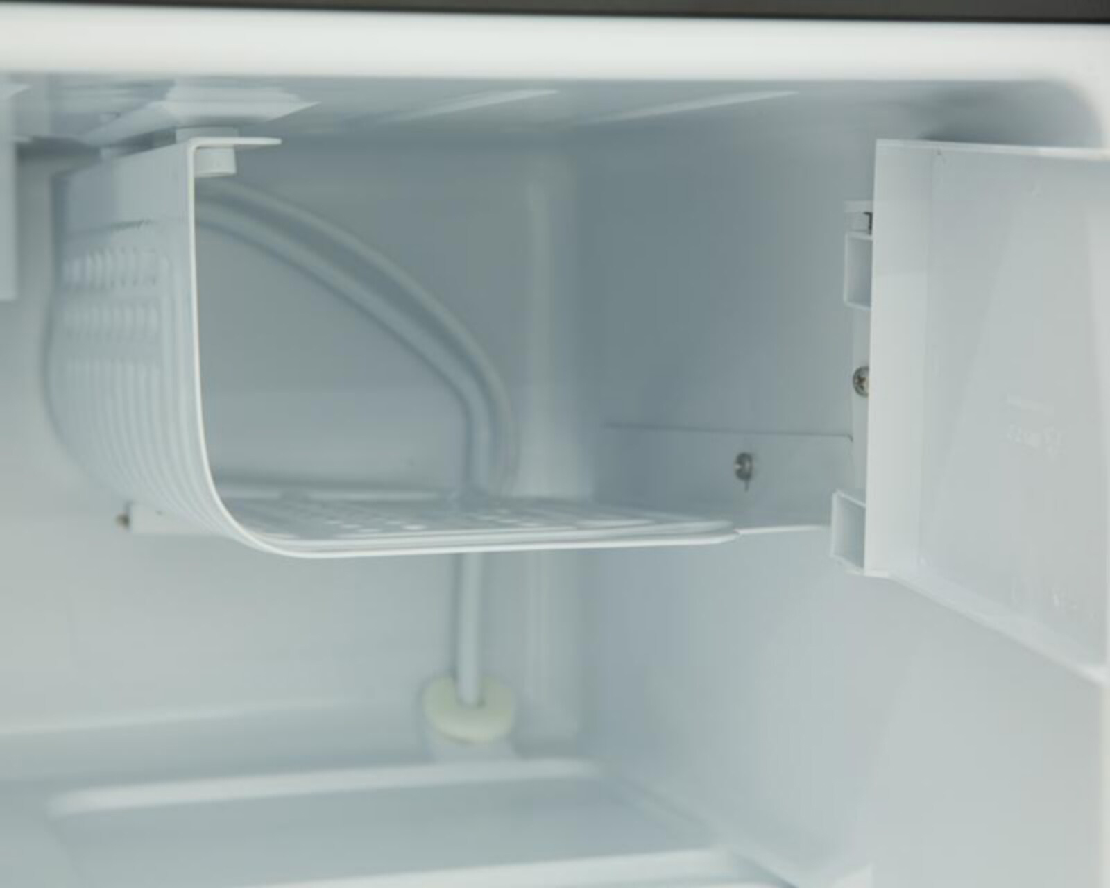 Foto 5 pulgar | Foto 4 | Frigobar Hisense 1.6 Pies Plata RR16D6ALX