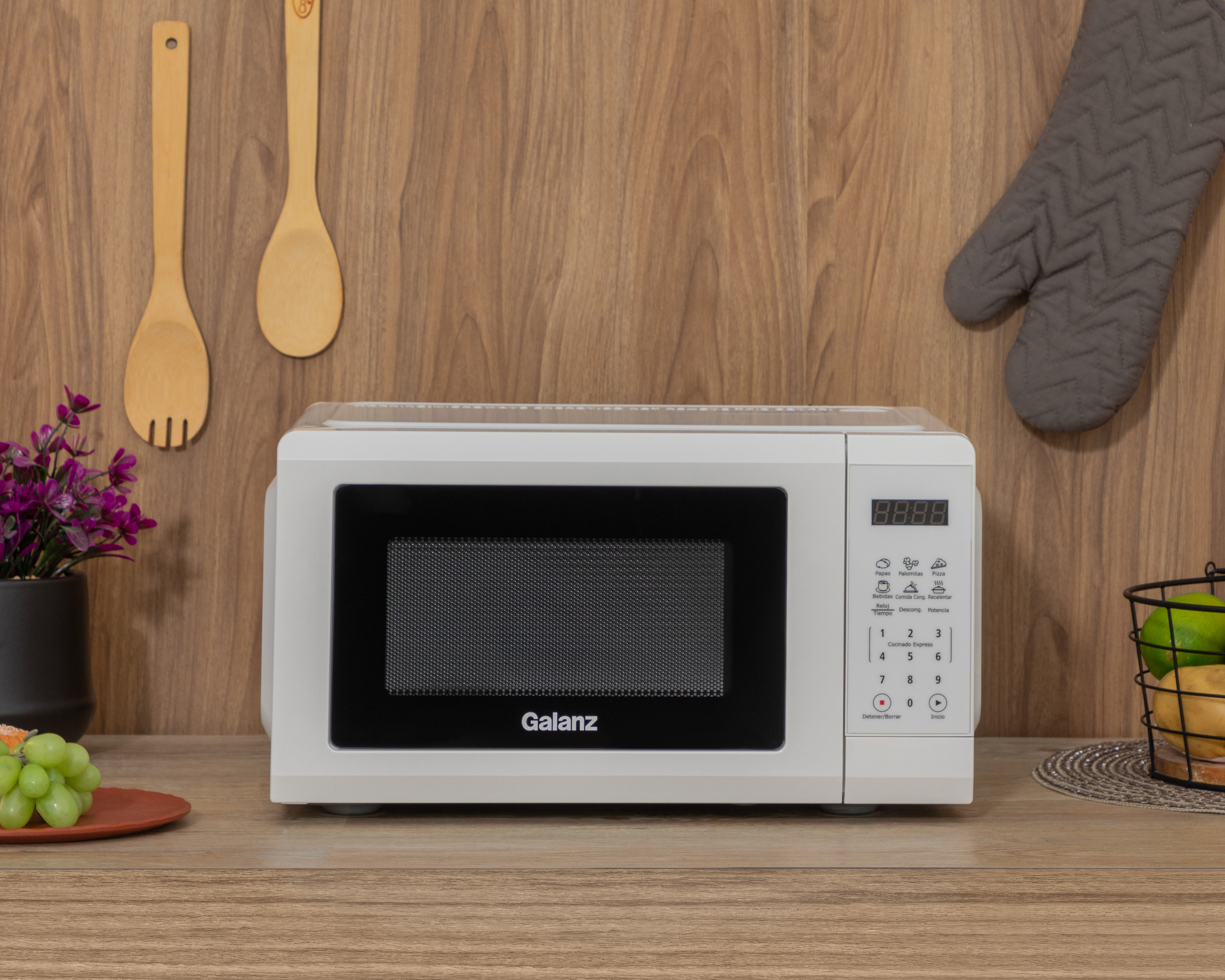 Foto 7 pulgar | Foto 6 | Horno de Microondas Galanz 0.7 Pies GLCMV607WE07 Blanco