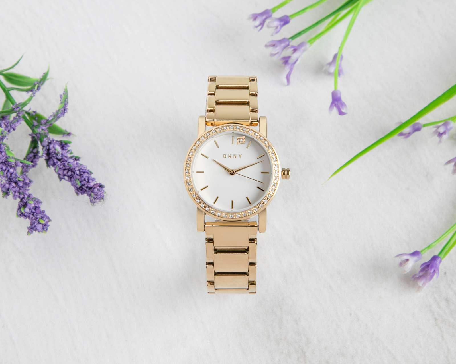 Foto 6 pulgar | Foto 5 | Reloj DKNY NY9204 Dorado