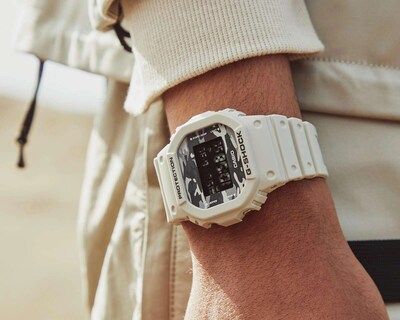 Foto 6 | Foto 6 | Reloj G-Shock DW-5600CA-8CR Gris