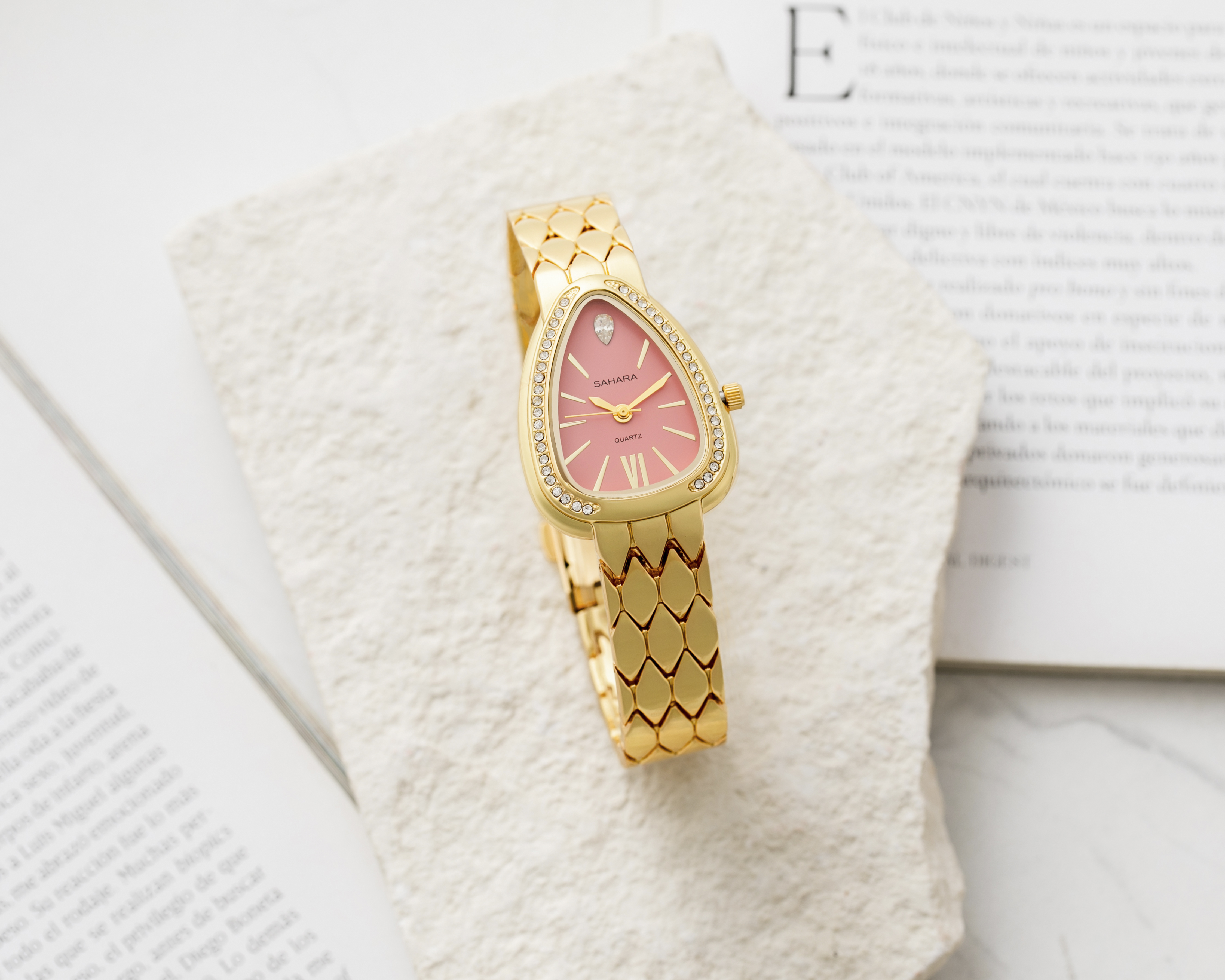 Foto 6 pulgar | Foto 5 | Reloj para Mujer Sahara AMV230732 Dorado