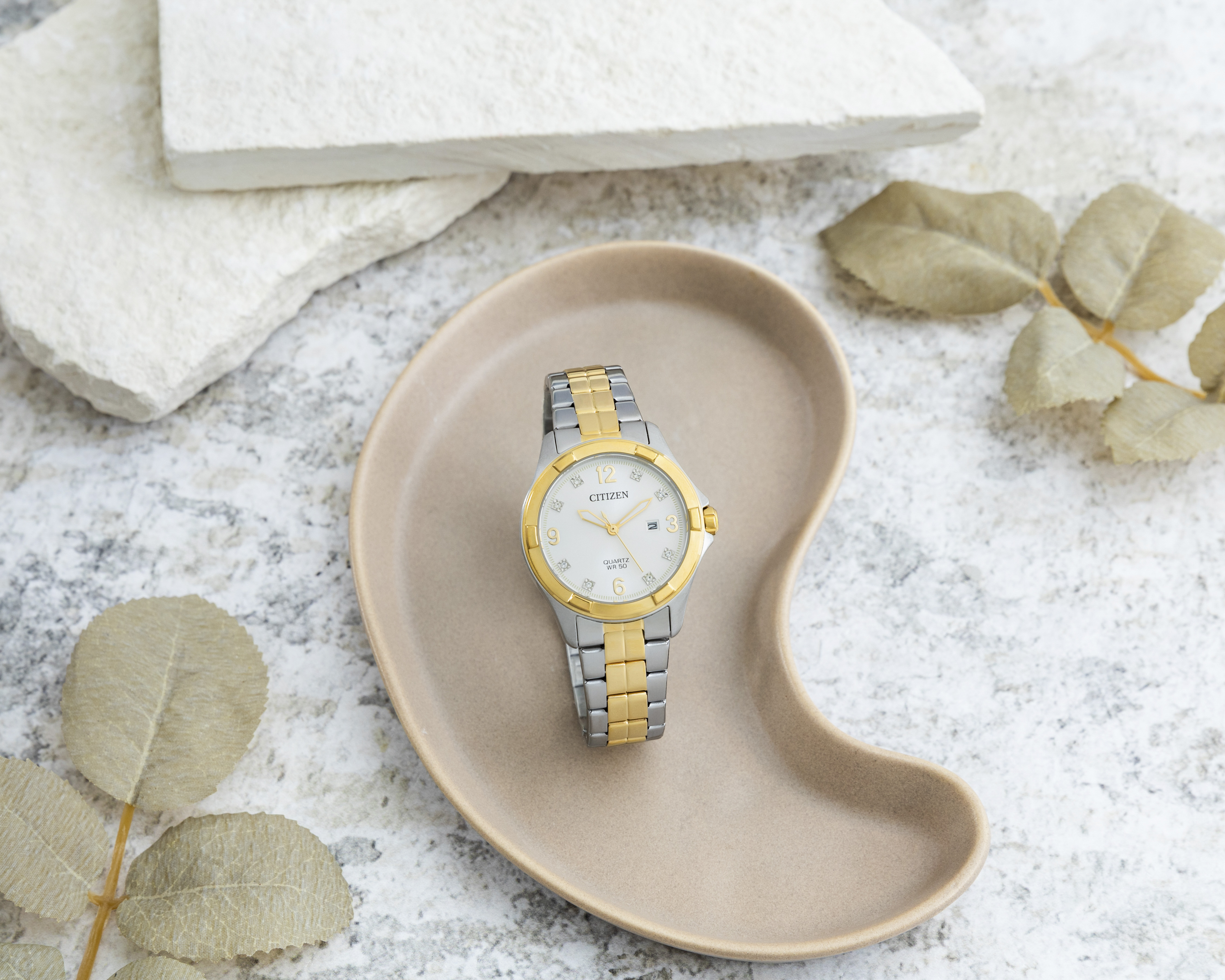 Foto 4 | Foto 4 | Reloj para Mujer Citizen Plateado-Dorado 61078