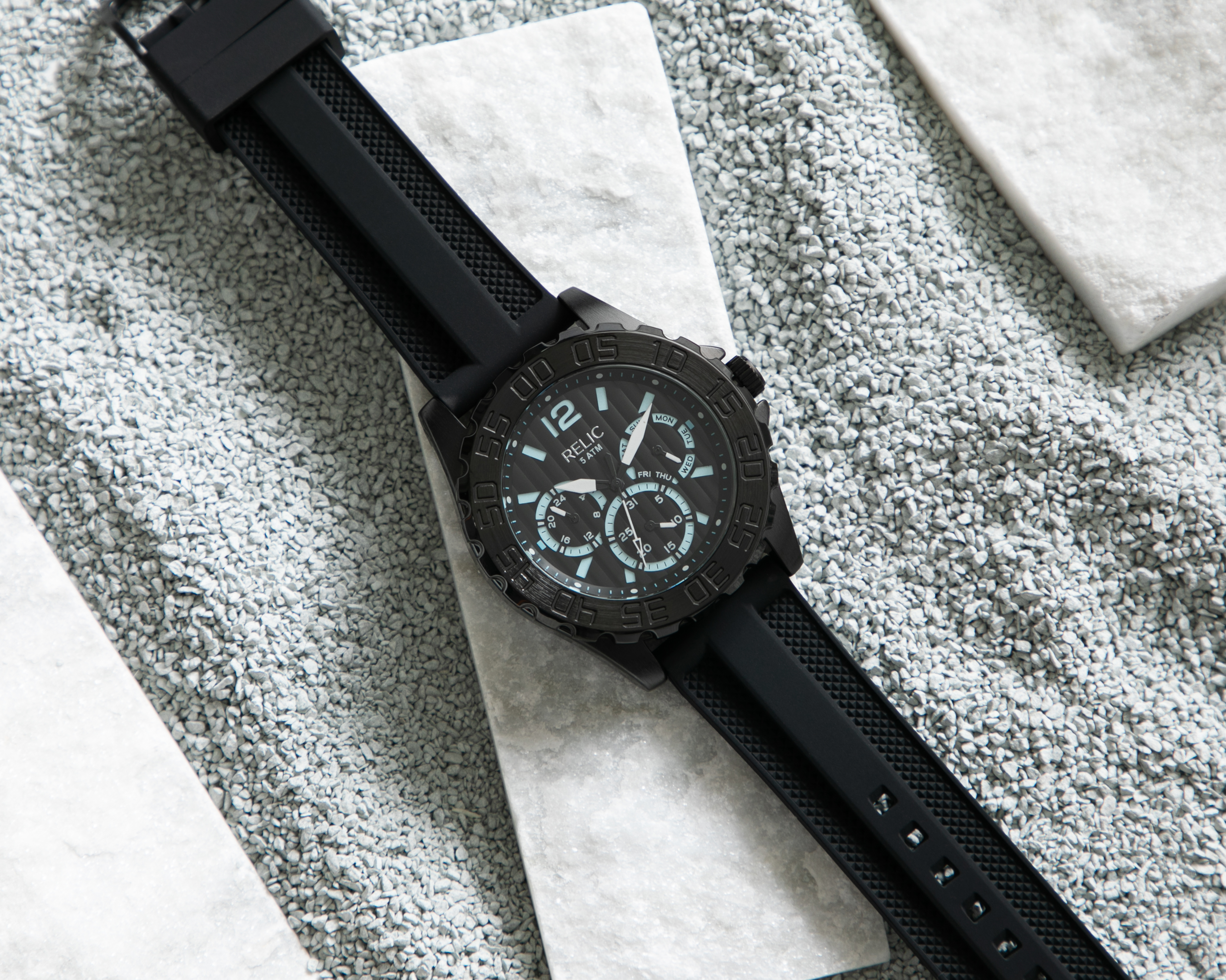 Foto 6 pulgar | Foto 5 | Reloj para Hombre Relic Negro ZR16036