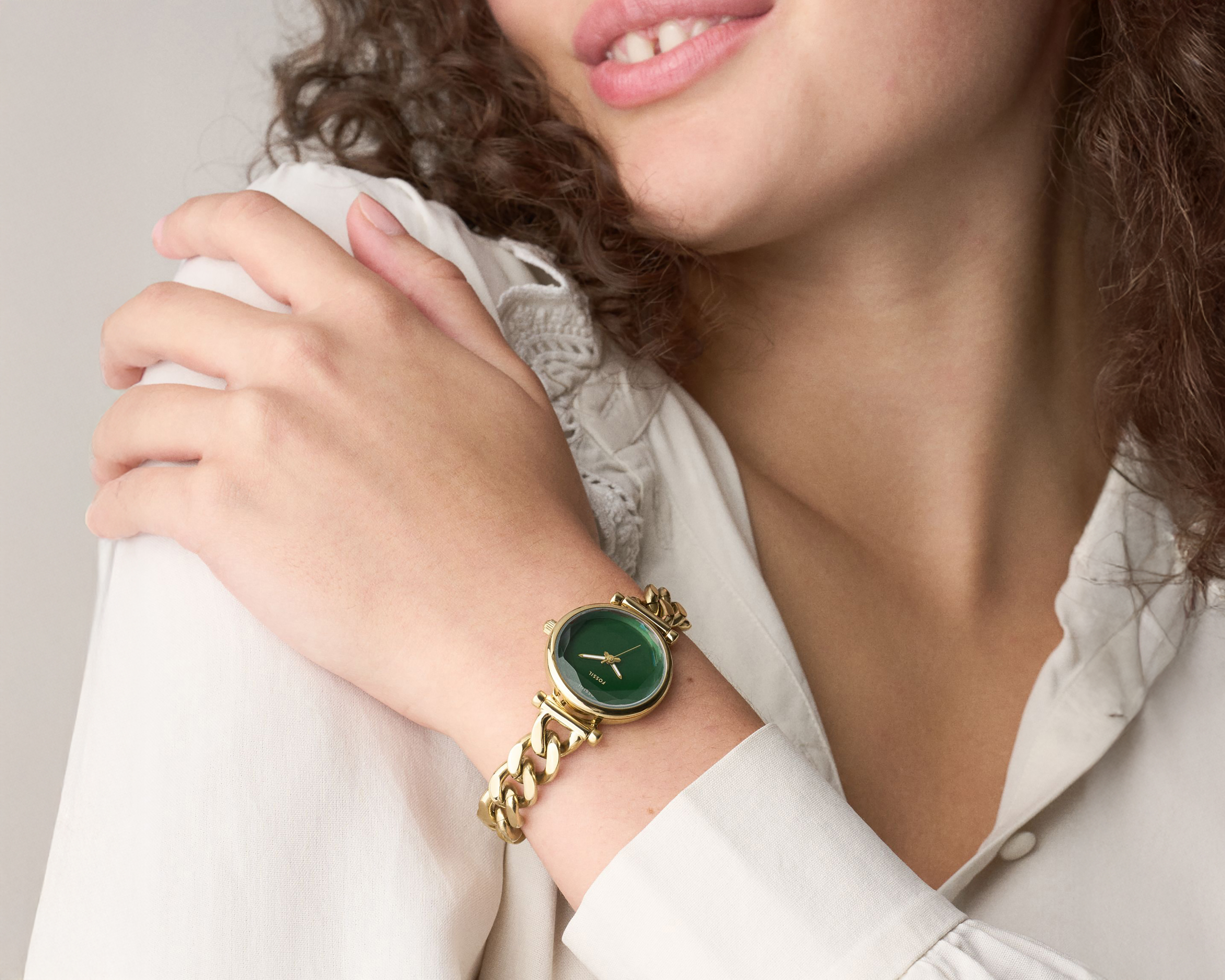 Foto 9 pulgar | Foto 8 | Reloj Fossil para Mujer Carlie Dorado