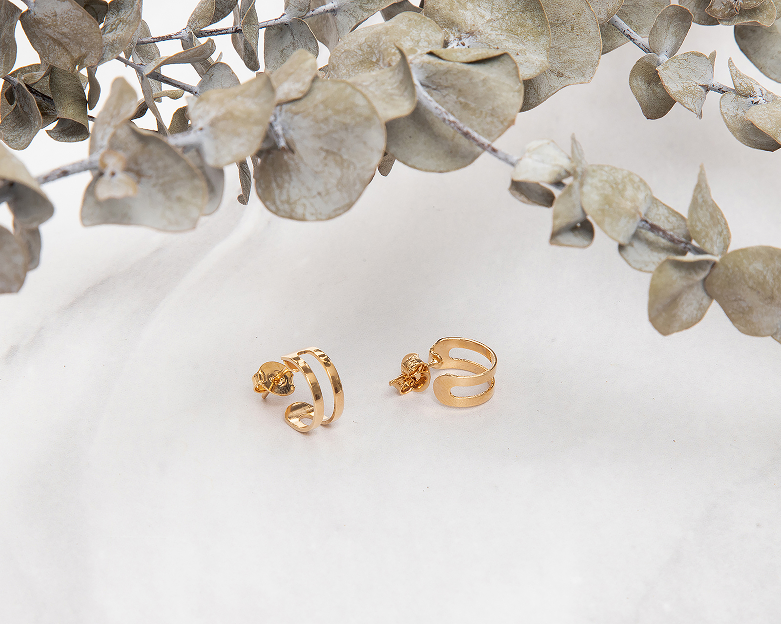 Foto 6 pulgar | Foto 5 | Arracadas de Chapa de Oro 18K Girondela