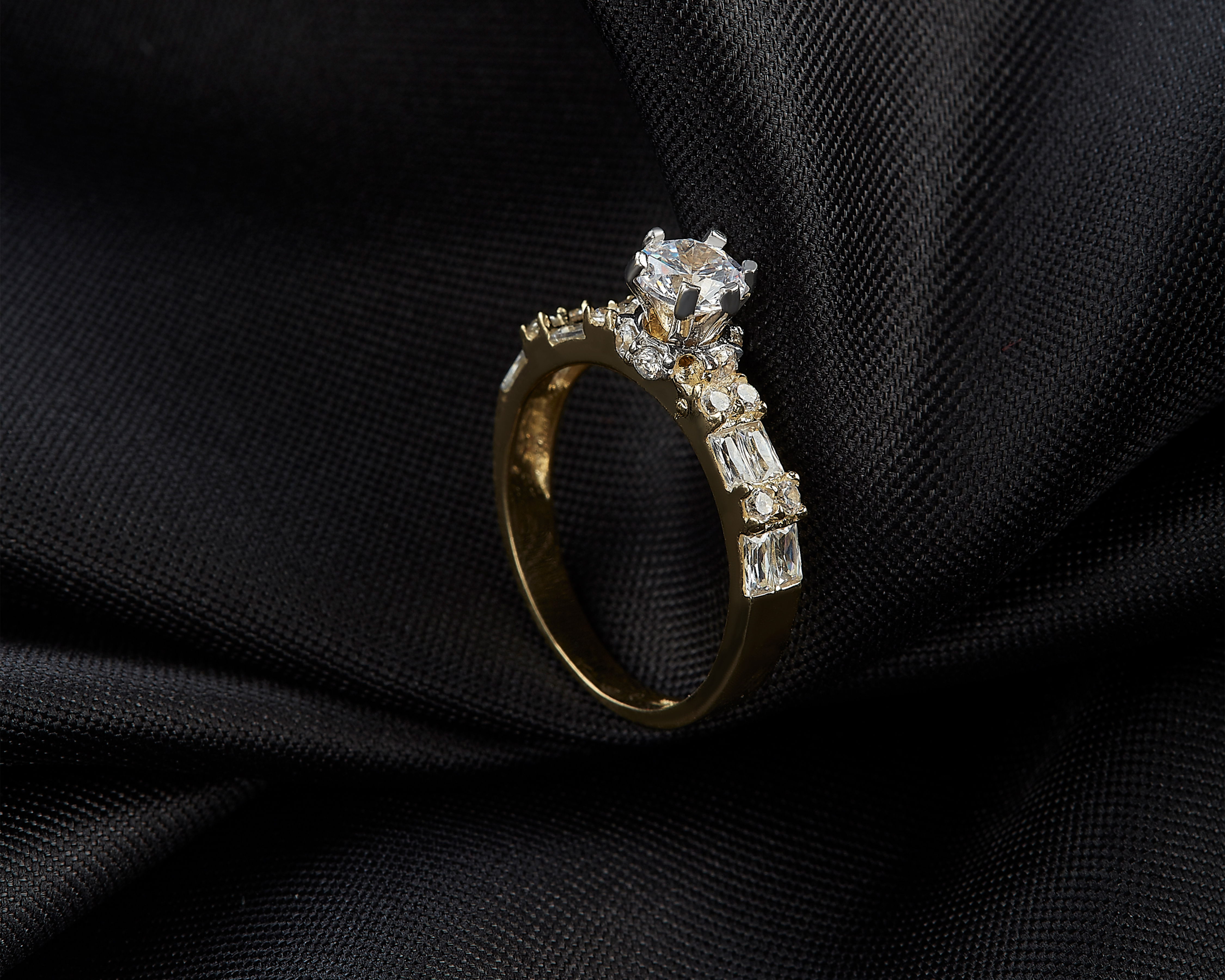 Foto 7 pulgar | Foto 6 | Anillo De Compromiso de Oro 14K Talla 7