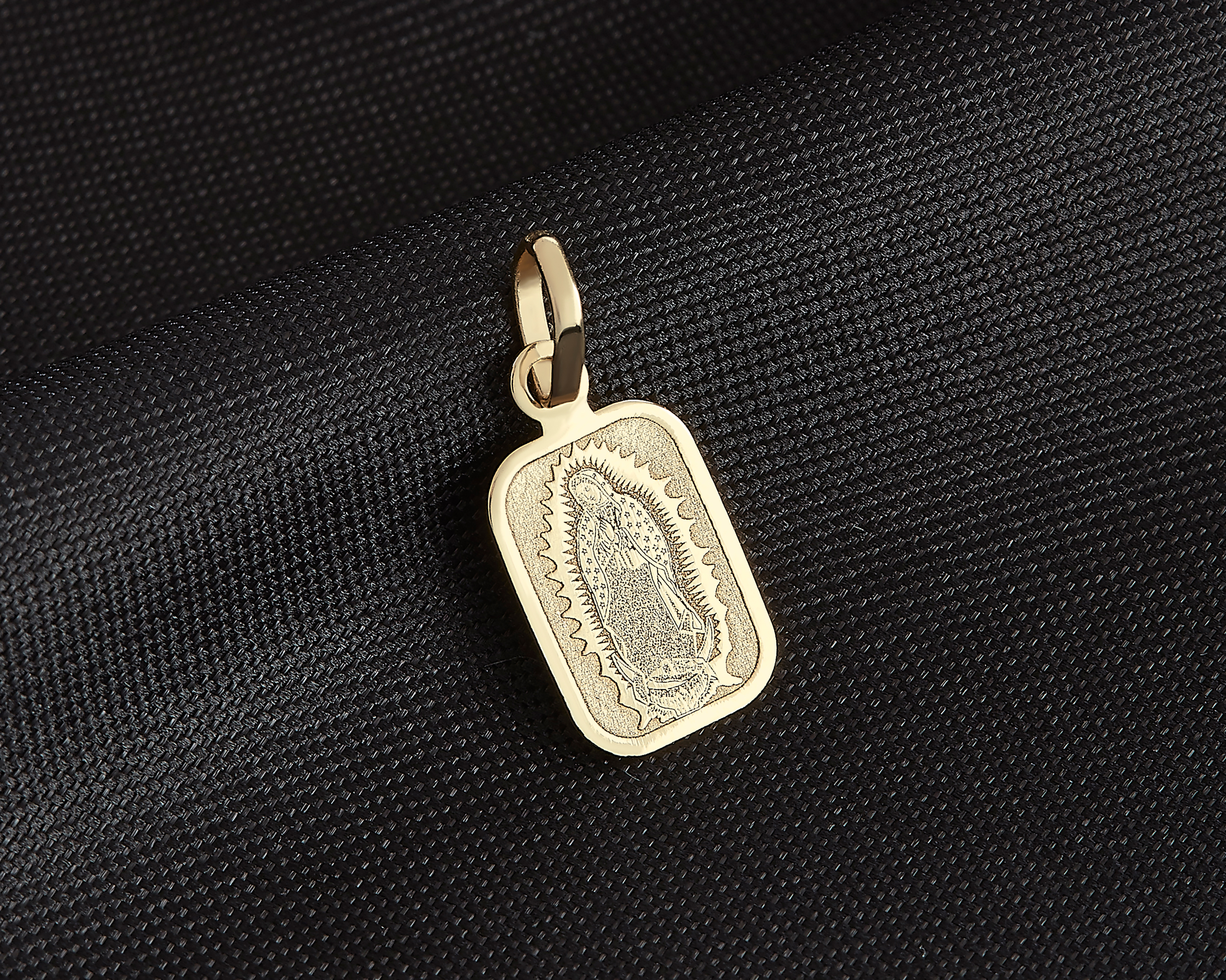 Foto 7 pulgar | Foto 6 | Dije de Oro 10K Kuo