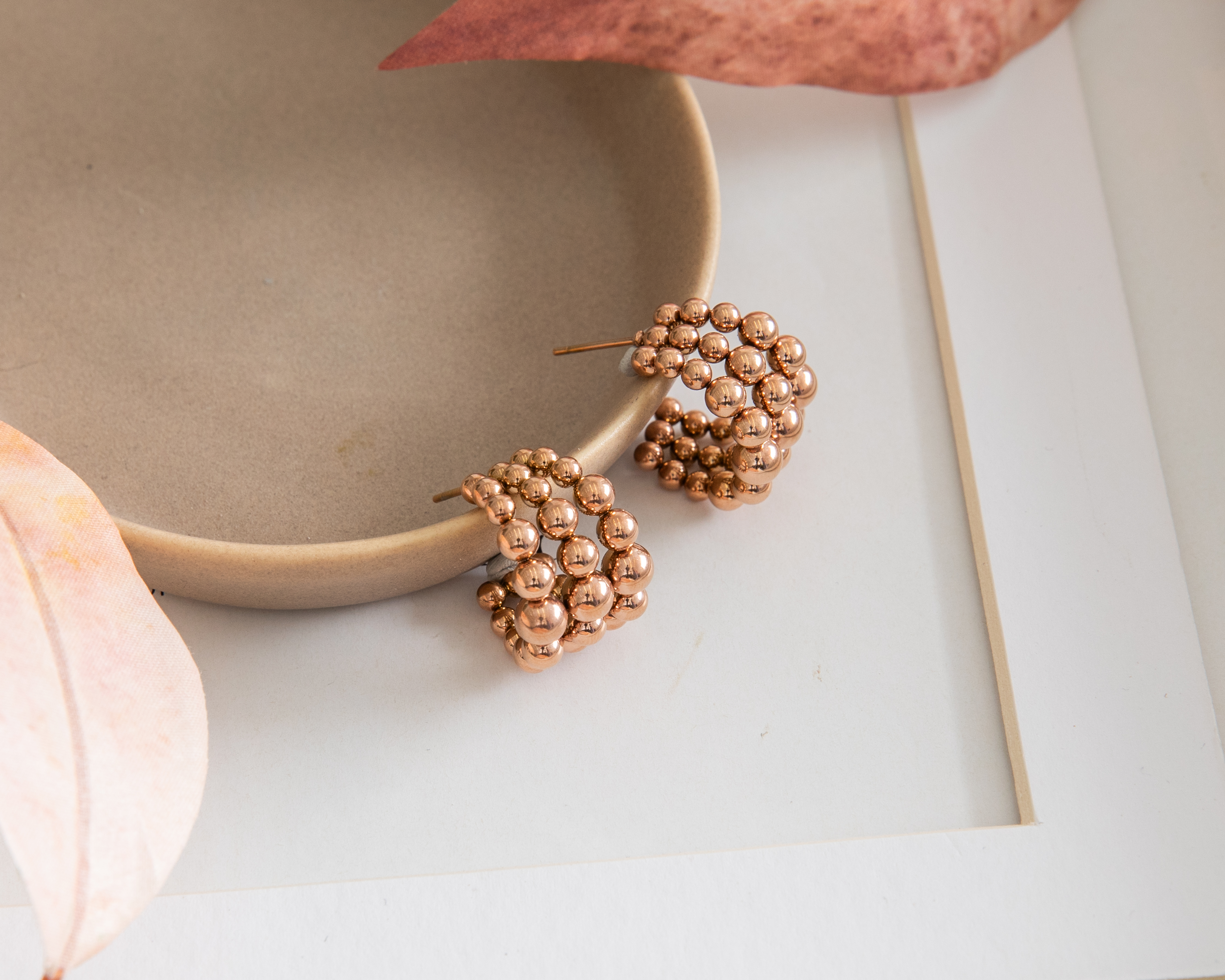 Foto 5 pulgar | Foto 4 | Aretes de Acero Inoxidable Jennifer Lopez