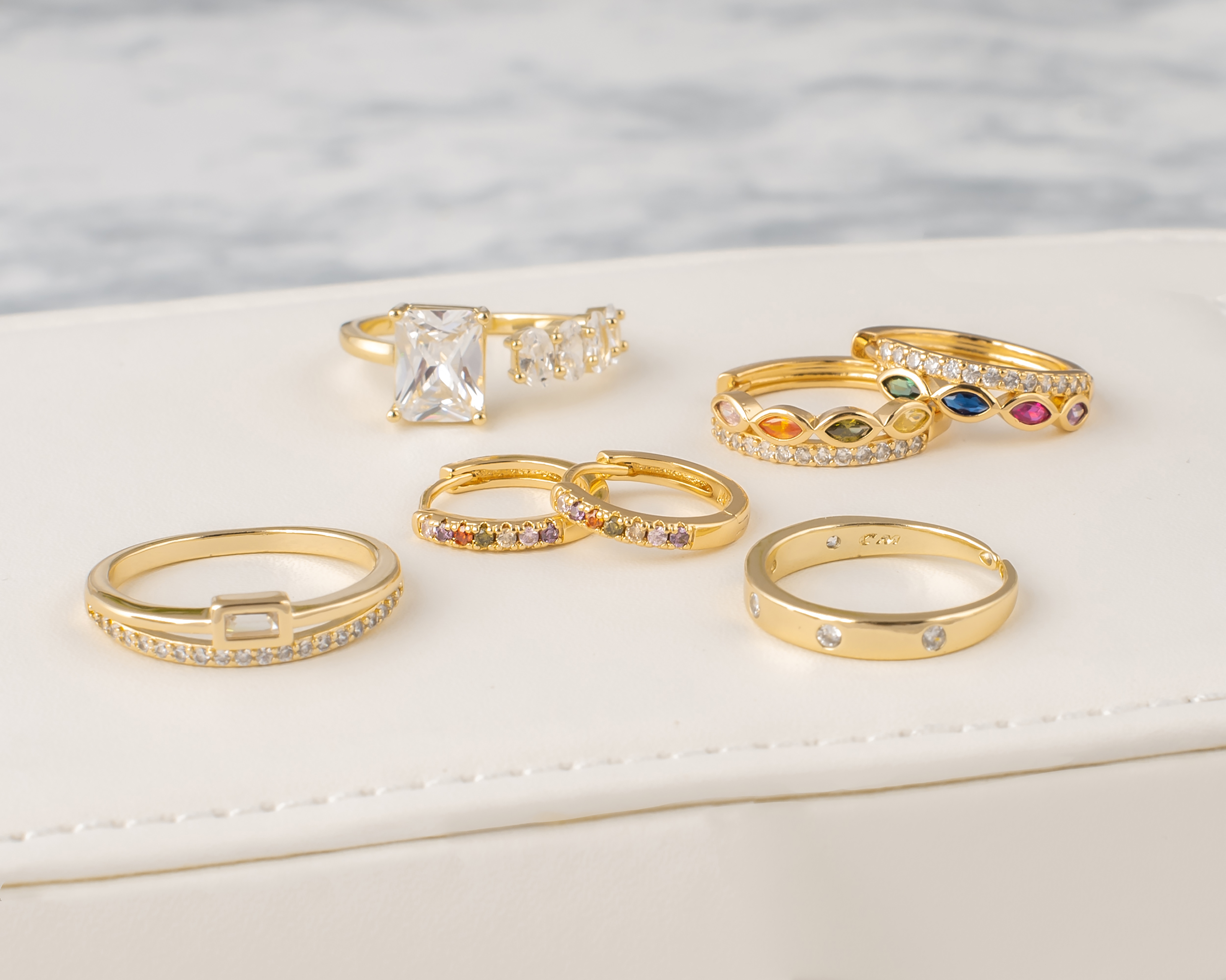 Foto 7 pulgar | Foto 6 | Aretes de Chapa de Oro 18K Plafer