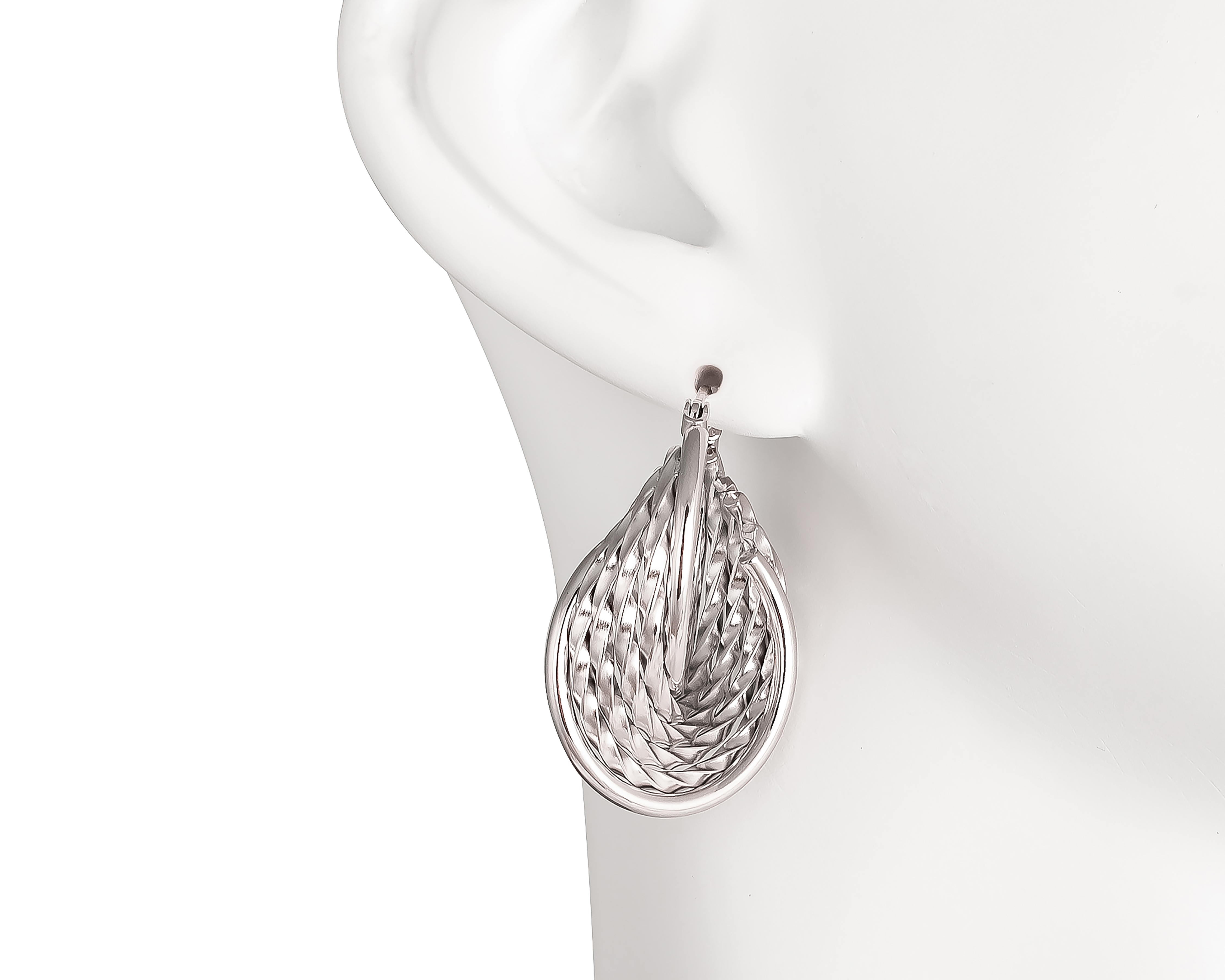 Foto 6 pulgar | Foto 5 | Aretes de Acero Inoxidable Jennifer Lopez