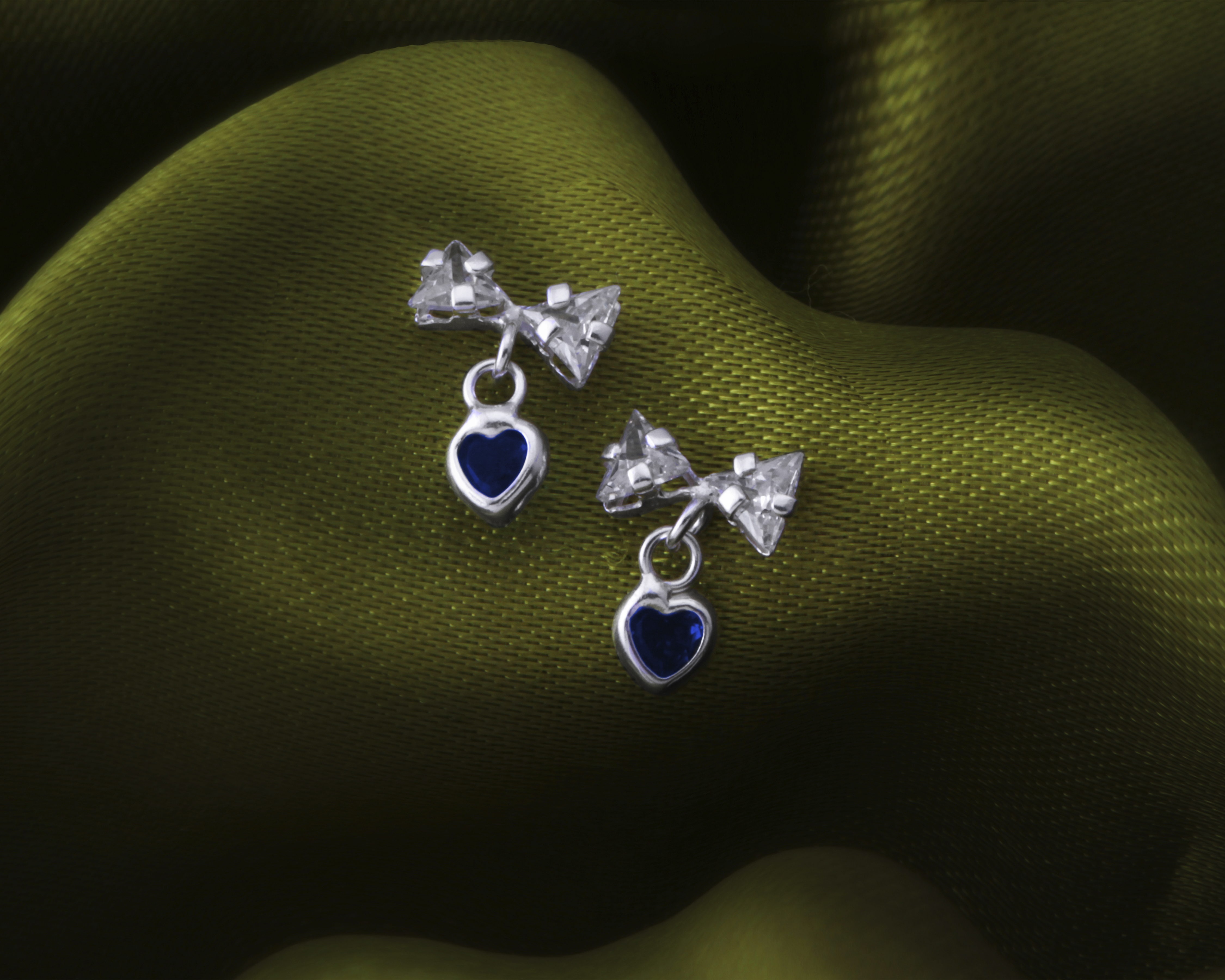 Foto 4 pulgar | Foto 3 | Aretes de Plata Sahara