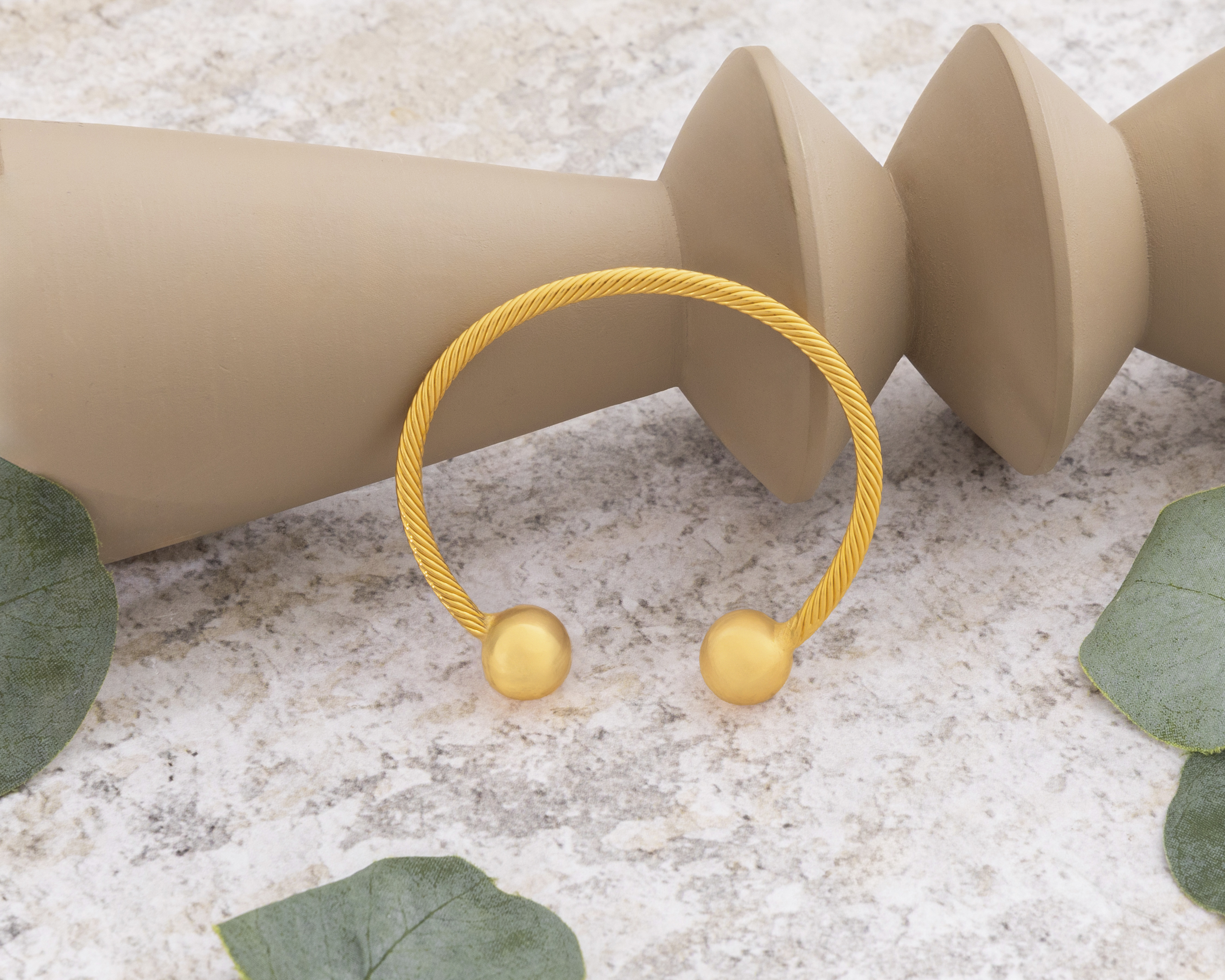 Foto 5 pulgar | Foto 4 | Pulsera Chapa de Oro de 14K Jennifer Lopez