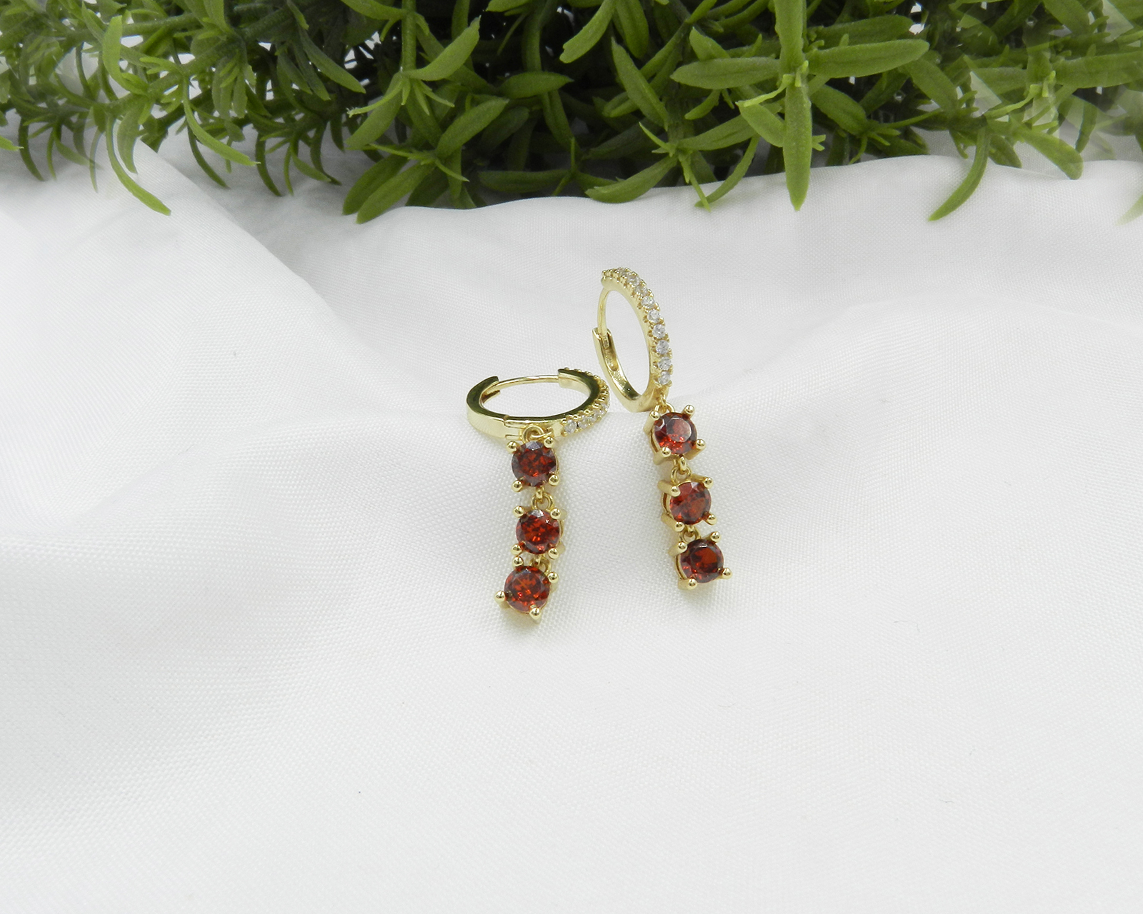 Foto 4 pulgar | Foto 3 | Aretes de Chapa de Oro 10K Diseños Creativos