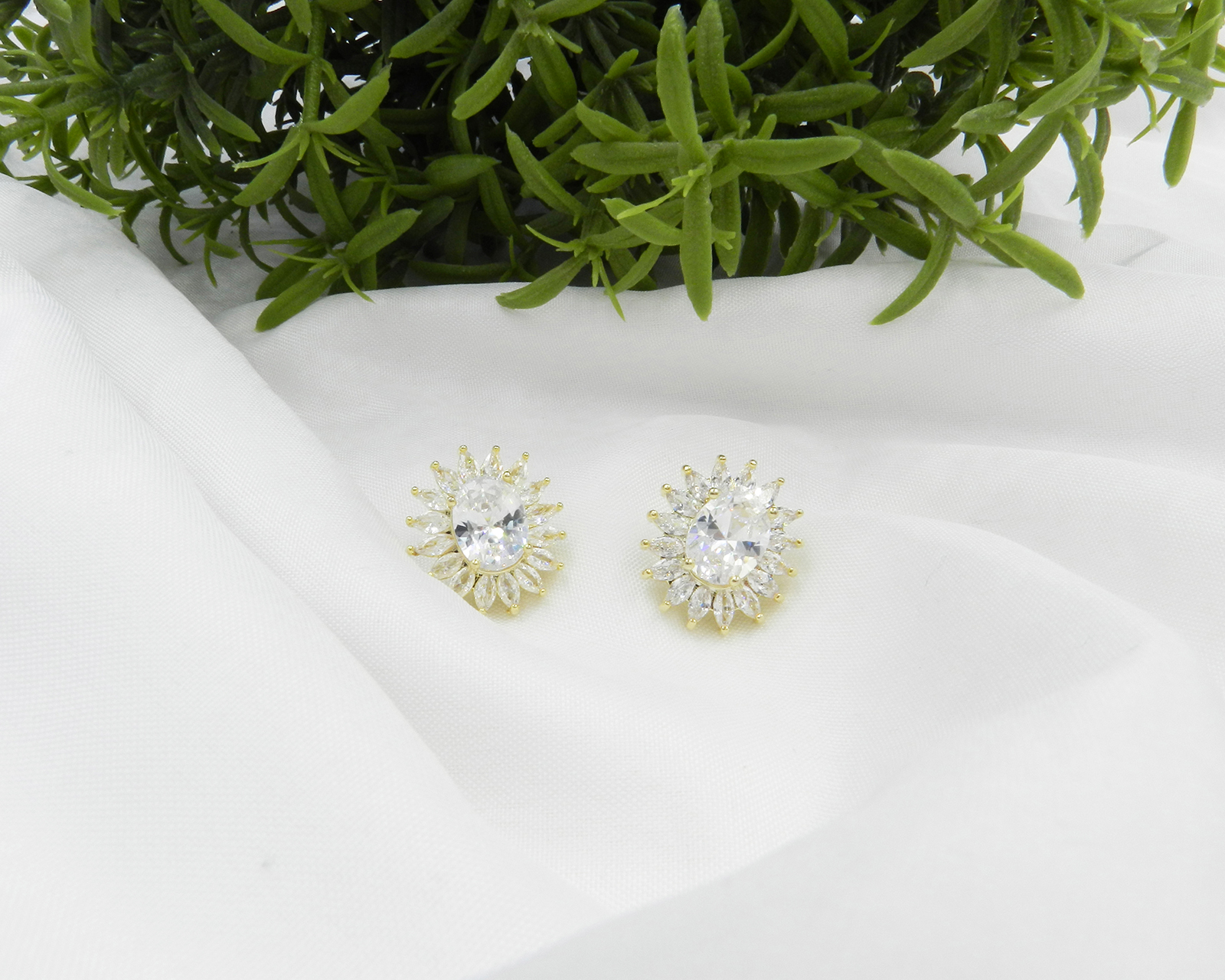 Foto 4 | Foto 4 | Aretes de Chapa de Oro 10K Diseños Creativos