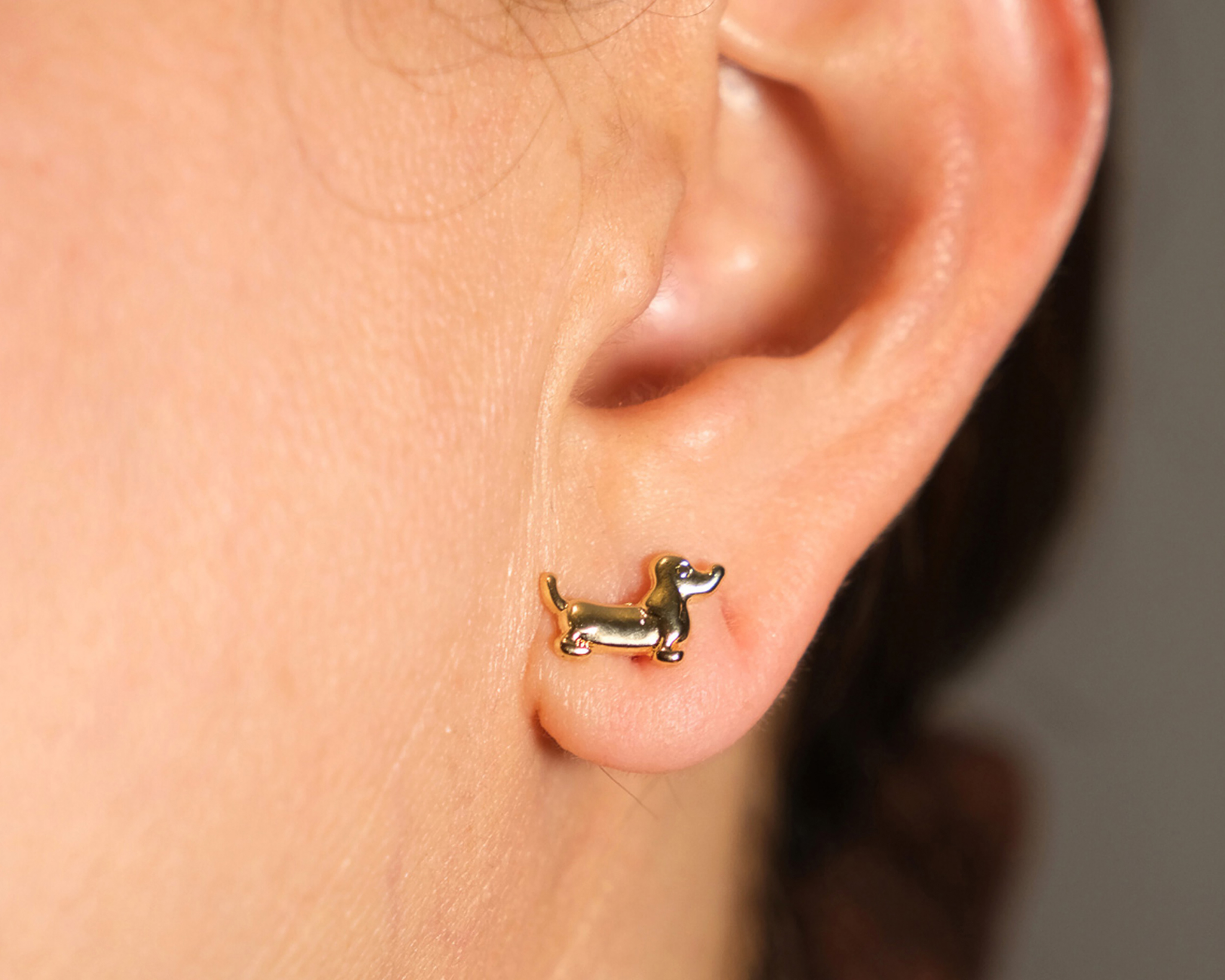 Foto 5 pulgar | Foto 4 | Aretes de Chapa de Oro 18K Girondela