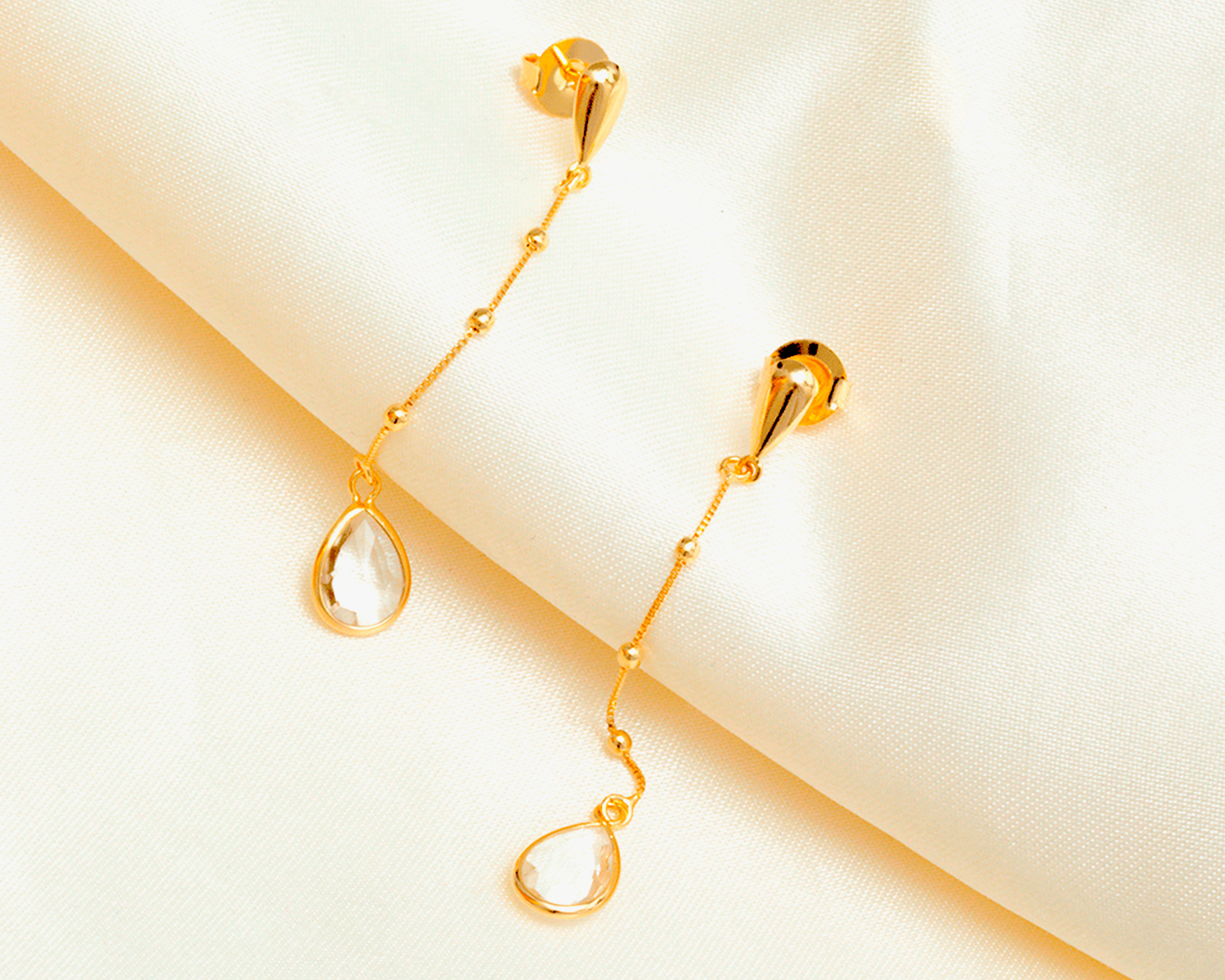 Foto 5 pulgar | Foto 4 | Aretes de Chapa de Oro 18K Girondela