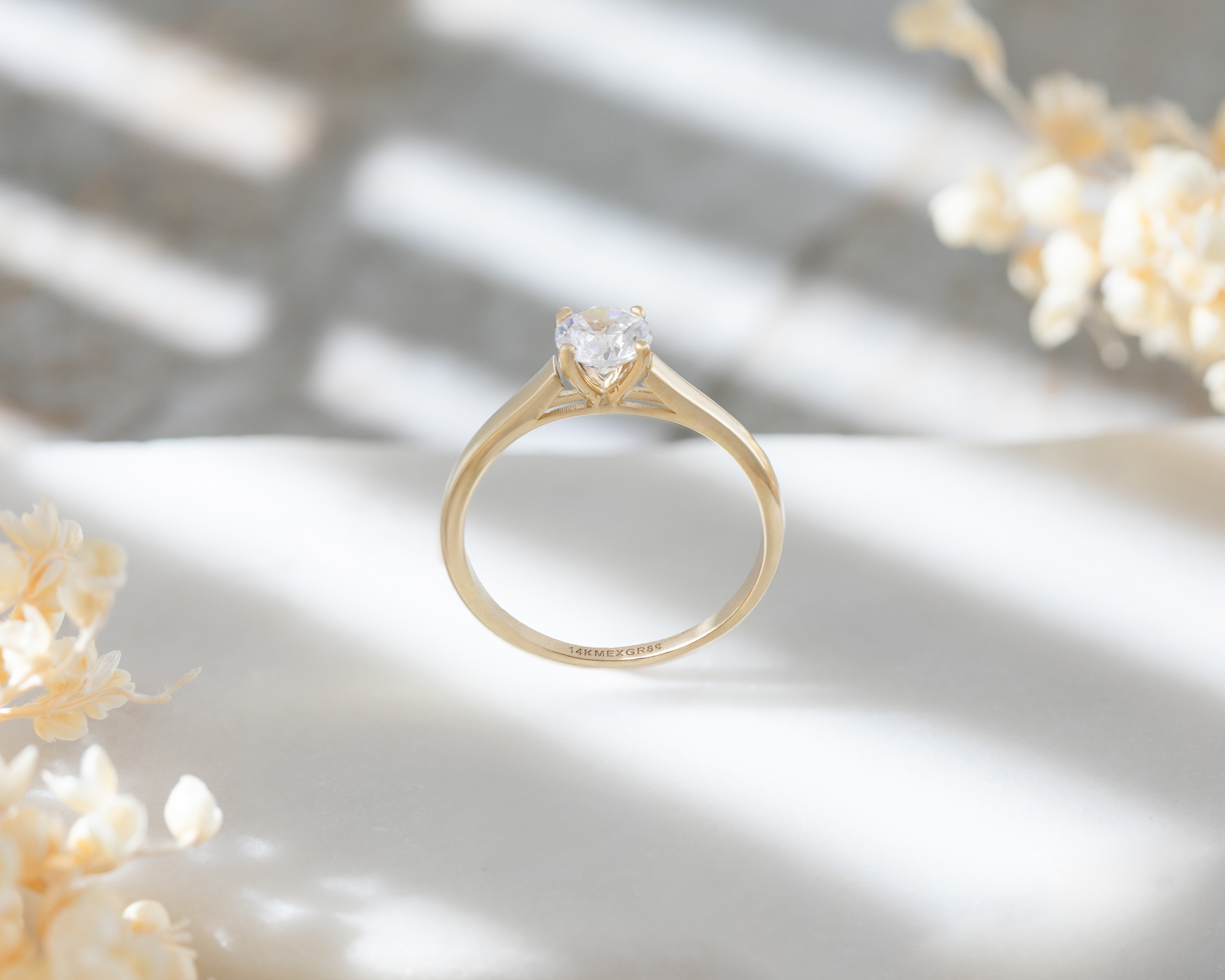 Foto 7 pulgar | Foto 6 | Anillo De Compromiso de Oro 14K Talla 7