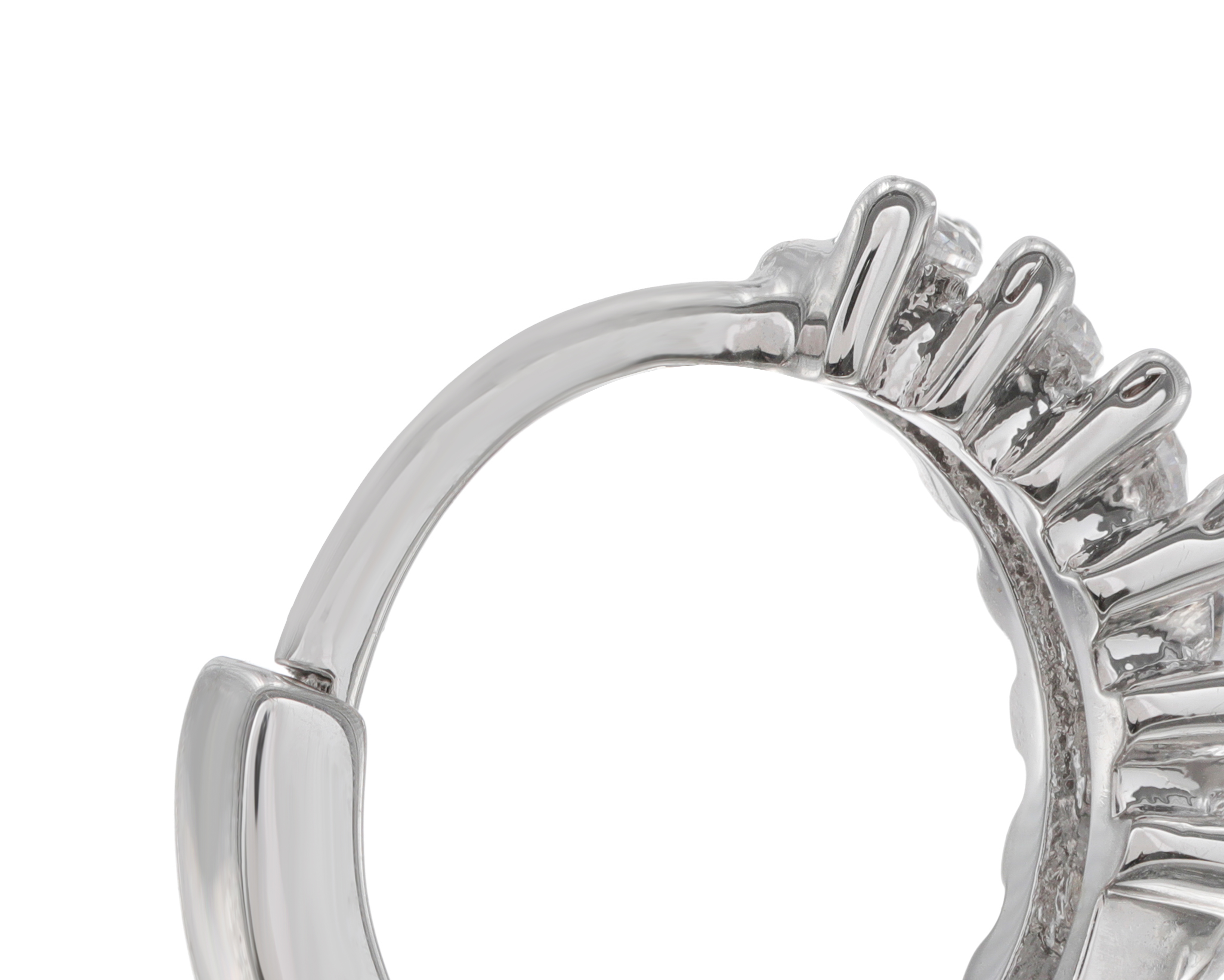 Foto 4 pulgar | Foto 3 | Arracadas de Plata By Adina Eden