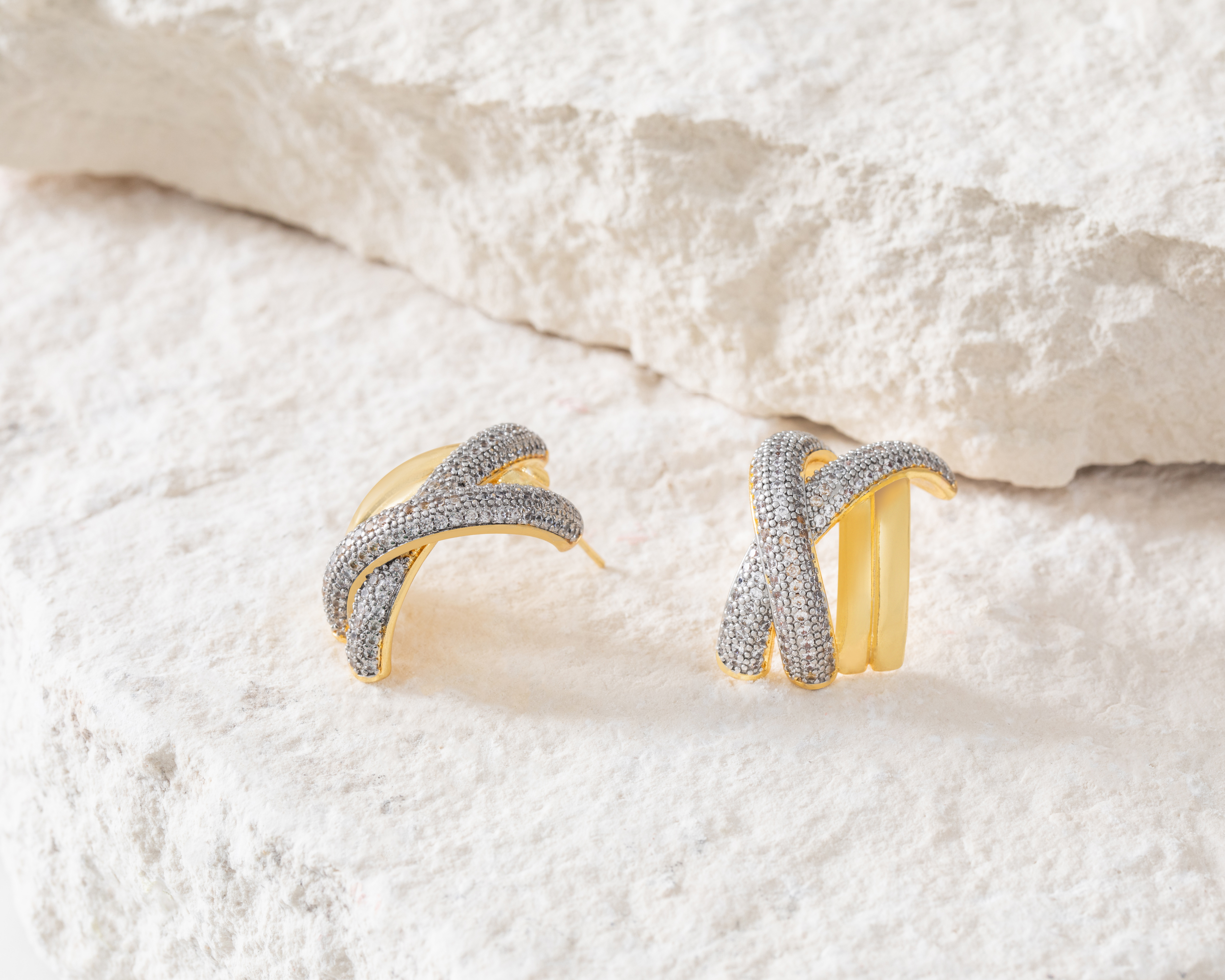 Foto 4 pulgar | Foto 3 | Aretes de Chapa de Oro 14k Allu Jewelry