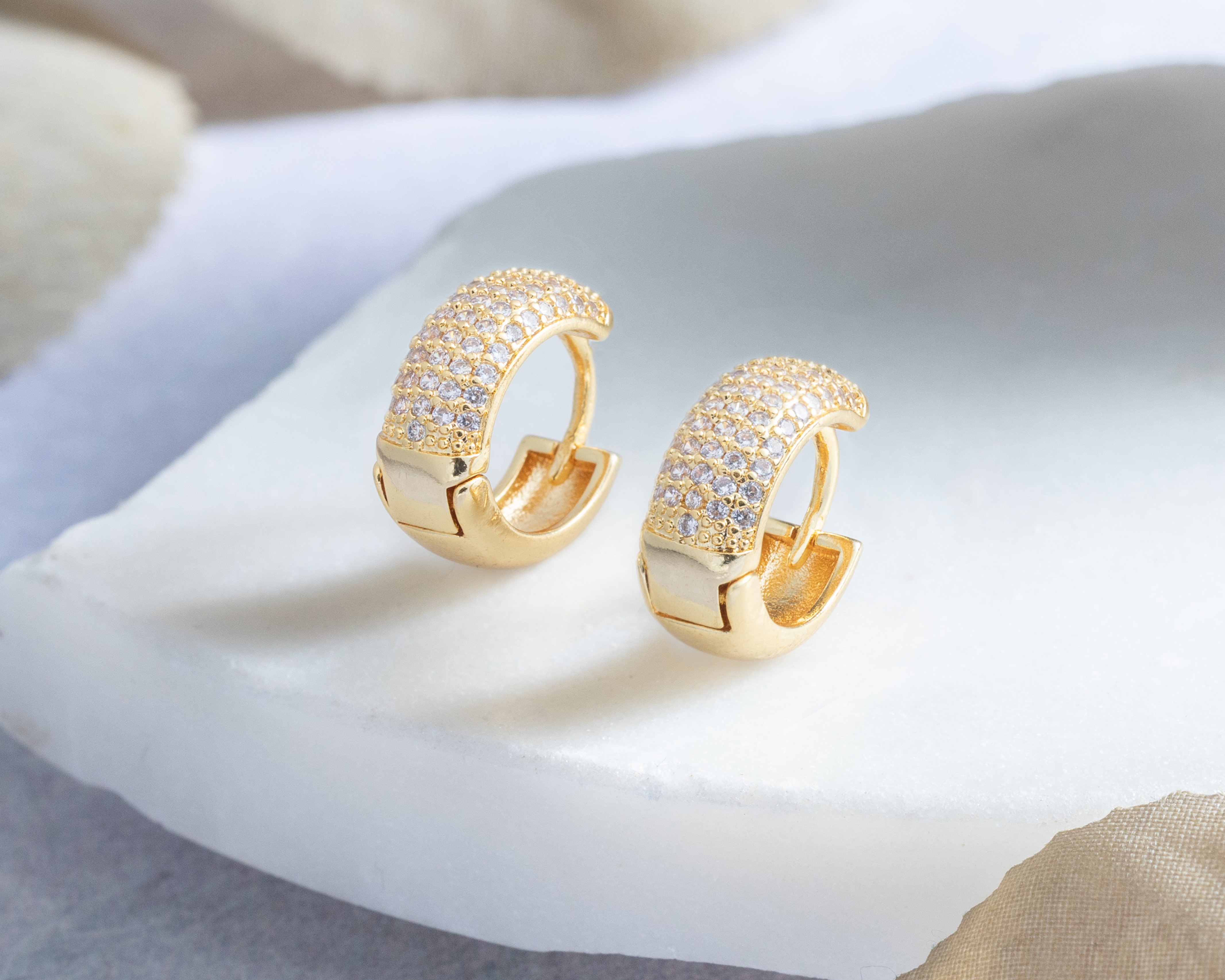 Foto 5 pulgar | Foto 4 | Aretes de Chapa de Oro 14K Allu Jewelry