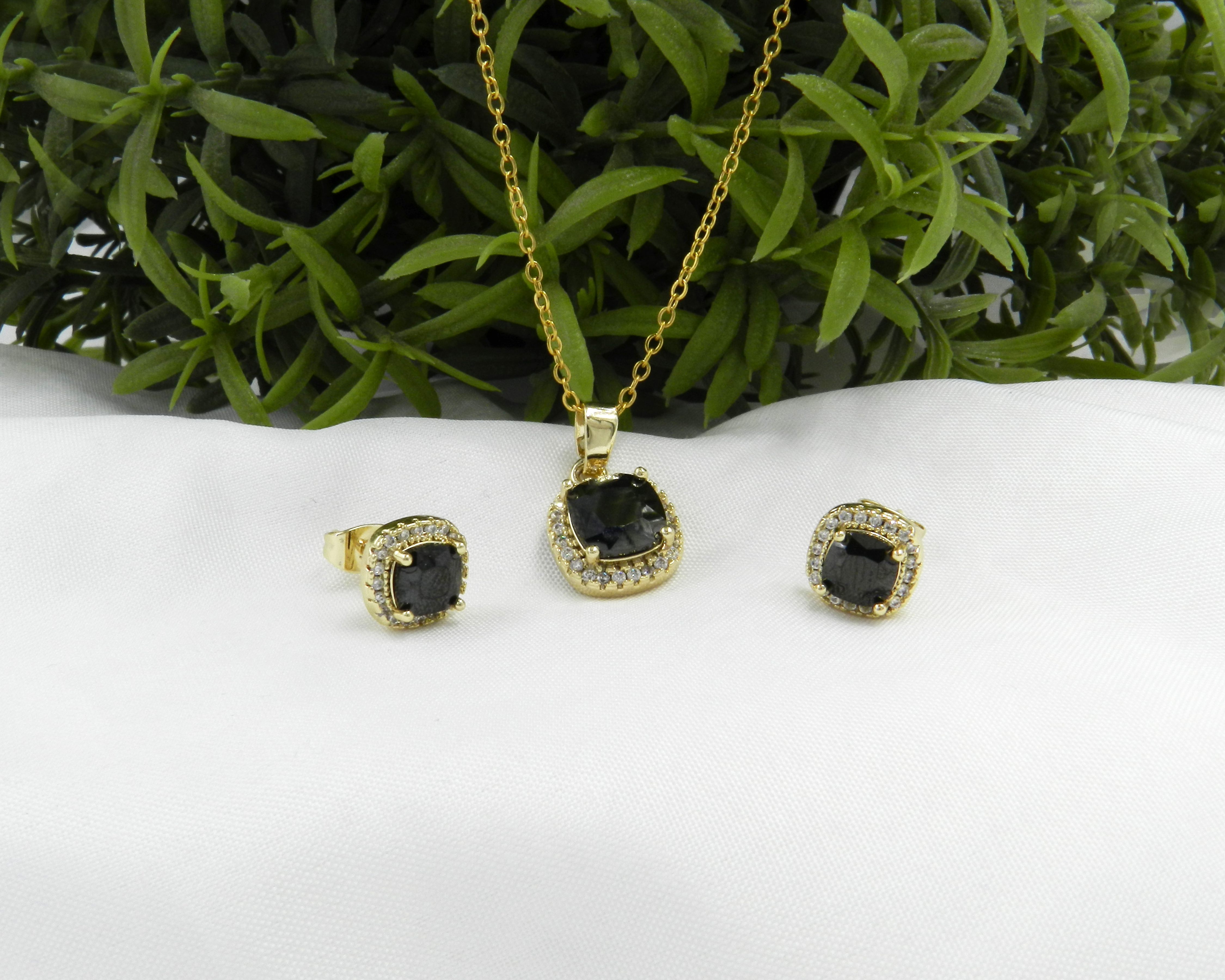 Foto 5 | Foto 5 | Collar y Aretes de Chapa de Oro 14K Diseños Creativos