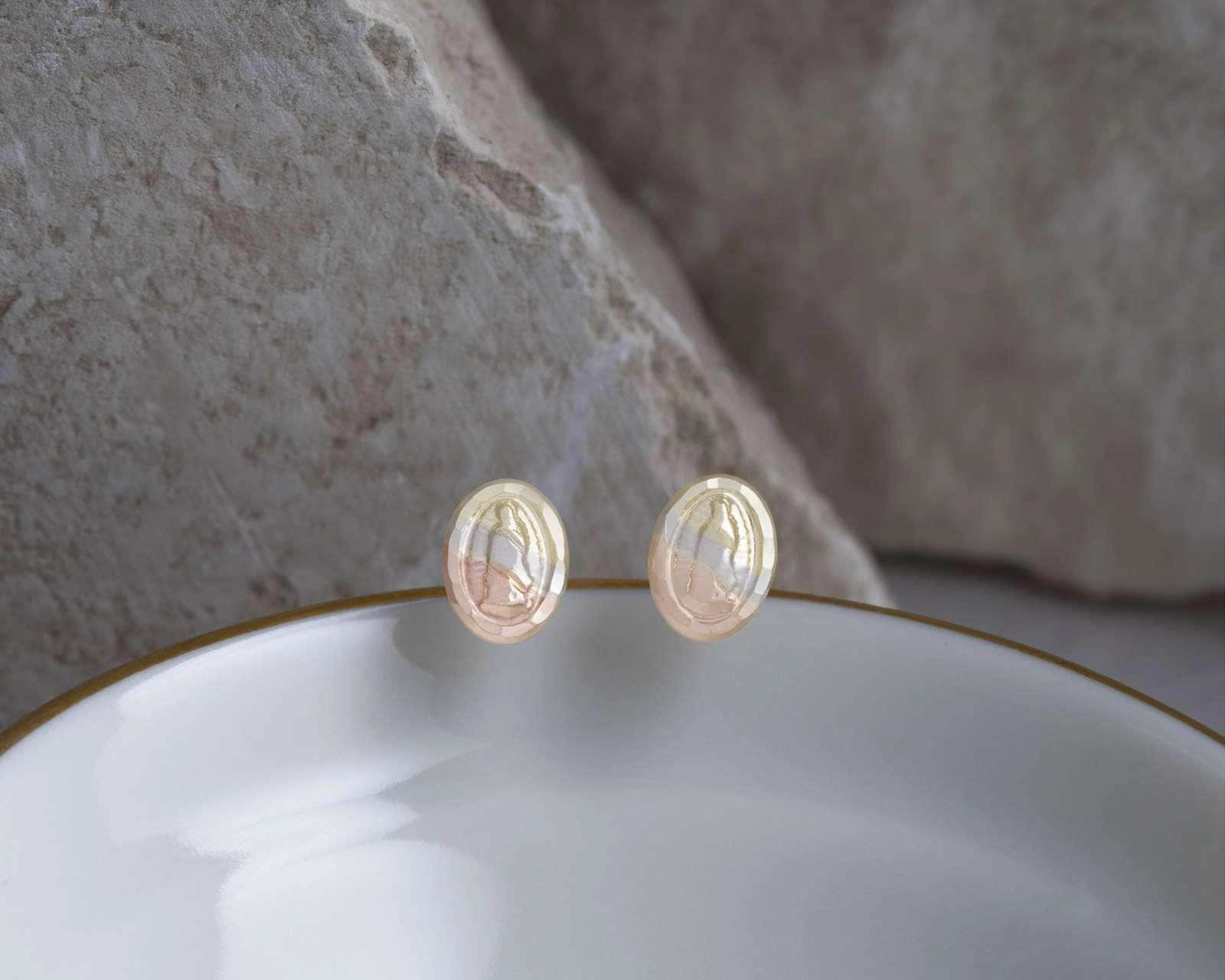 Foto 5 pulgar | Foto 4 | Broqueles de Oro 10K Sentimientos