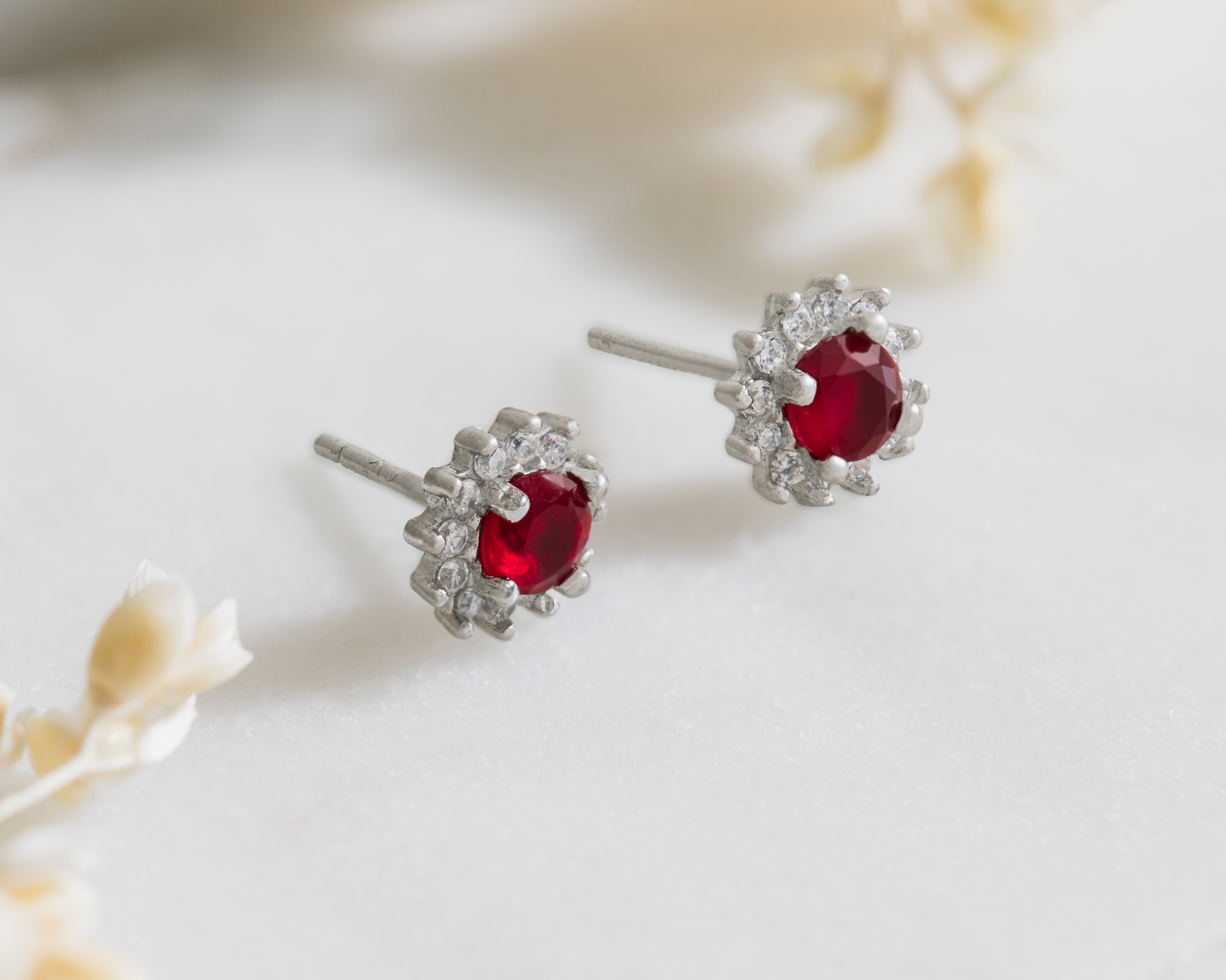 Foto 4 pulgar | Foto 3 | Aretes de Plata con Circonia