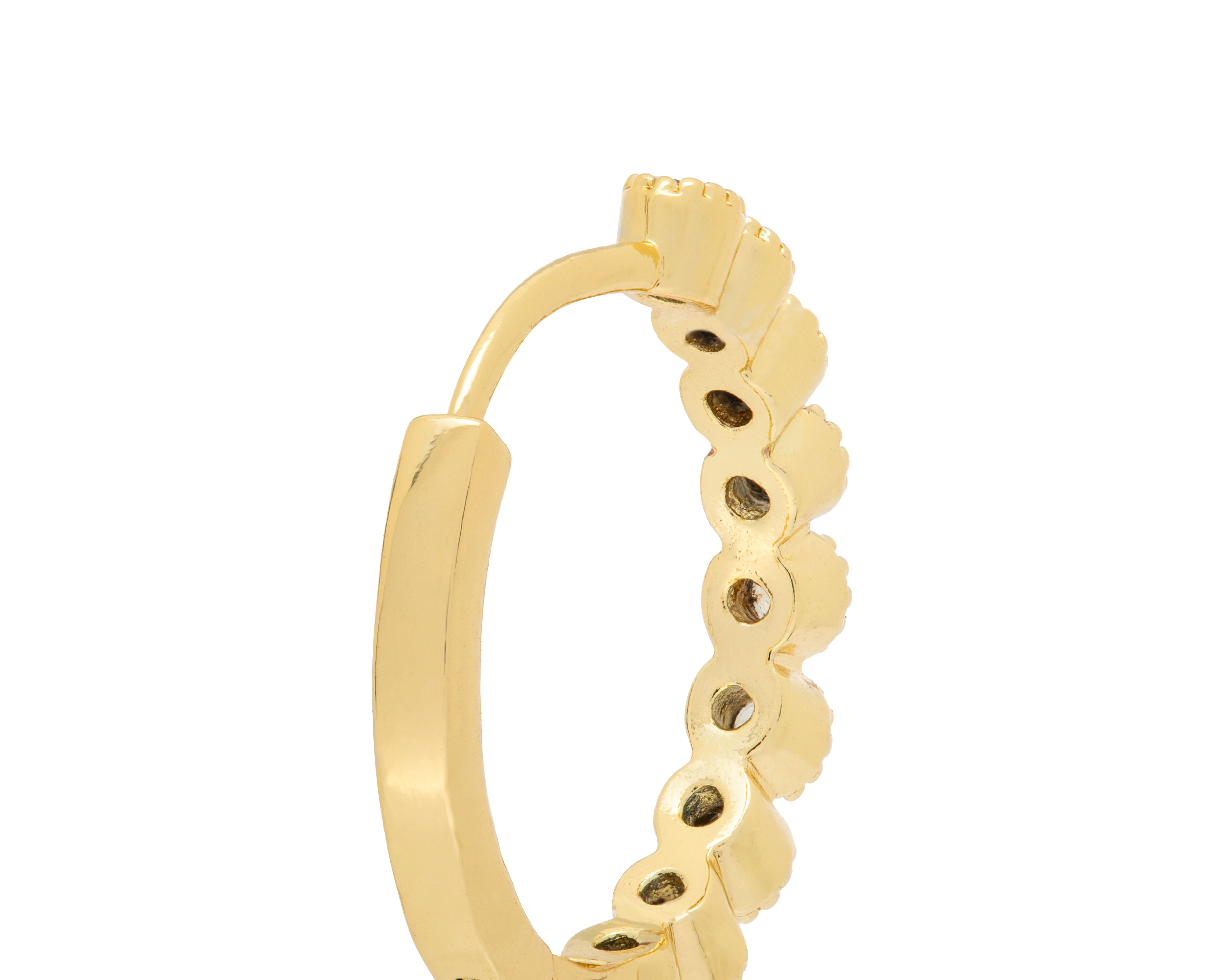 Foto 4 pulgar | Foto 3 | Aretes Chapa de Oro 18k NK