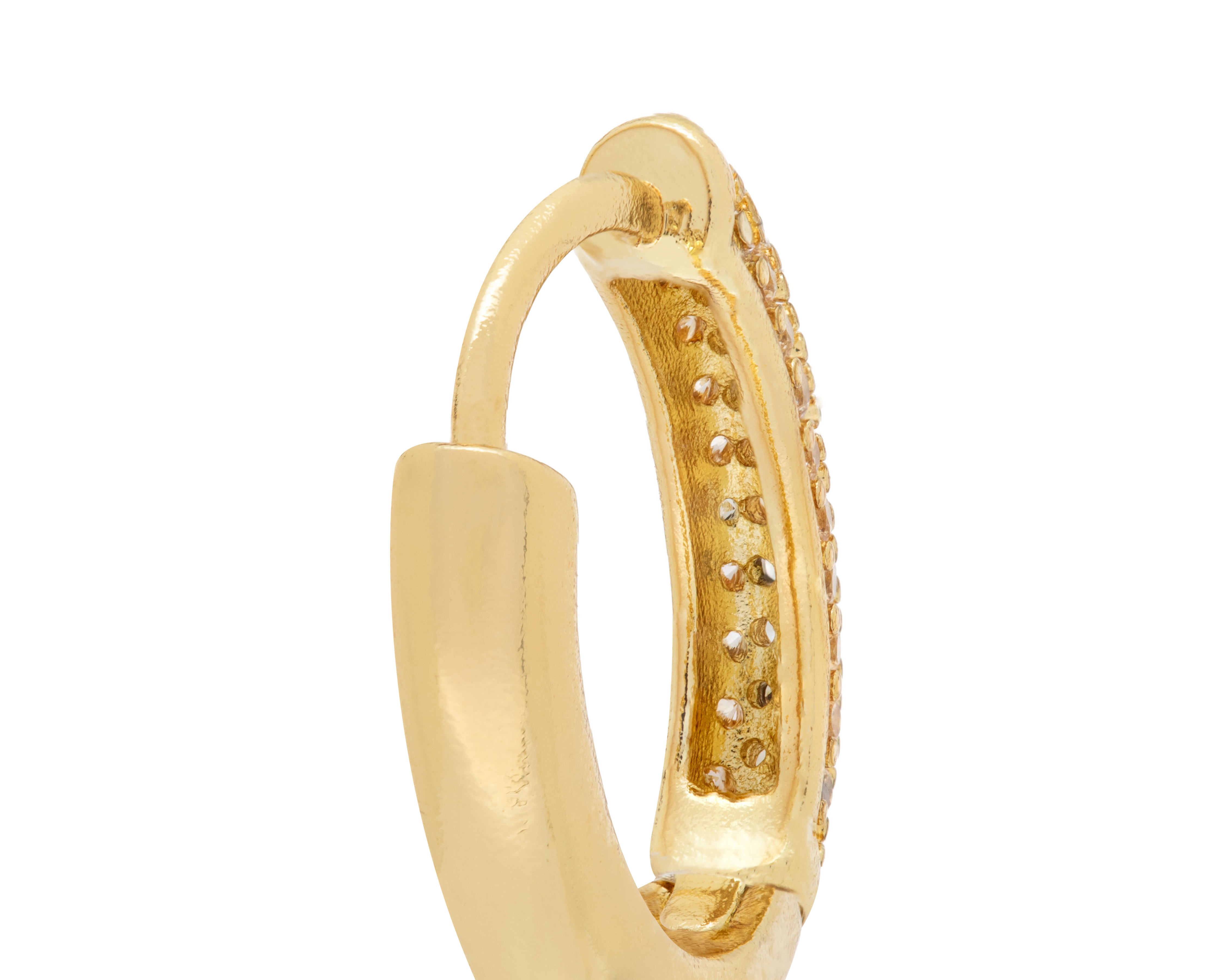 Foto 4 pulgar | Foto 3 | Aretes Chapa de Oro 18k NK