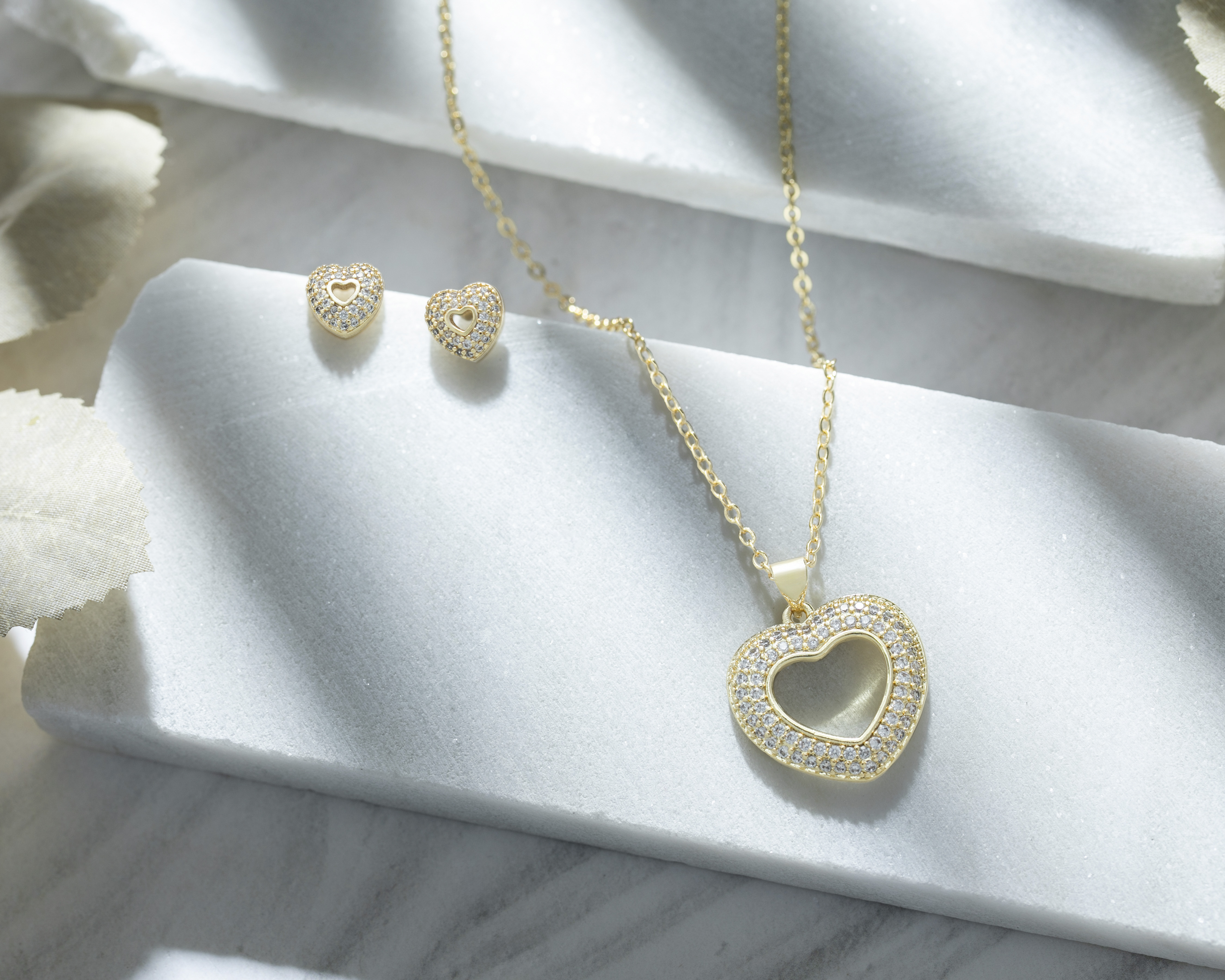 Foto 6 pulgar | Foto 4 | Collar y Aretes Steeltime de Chapa de Oro 3 Piezas