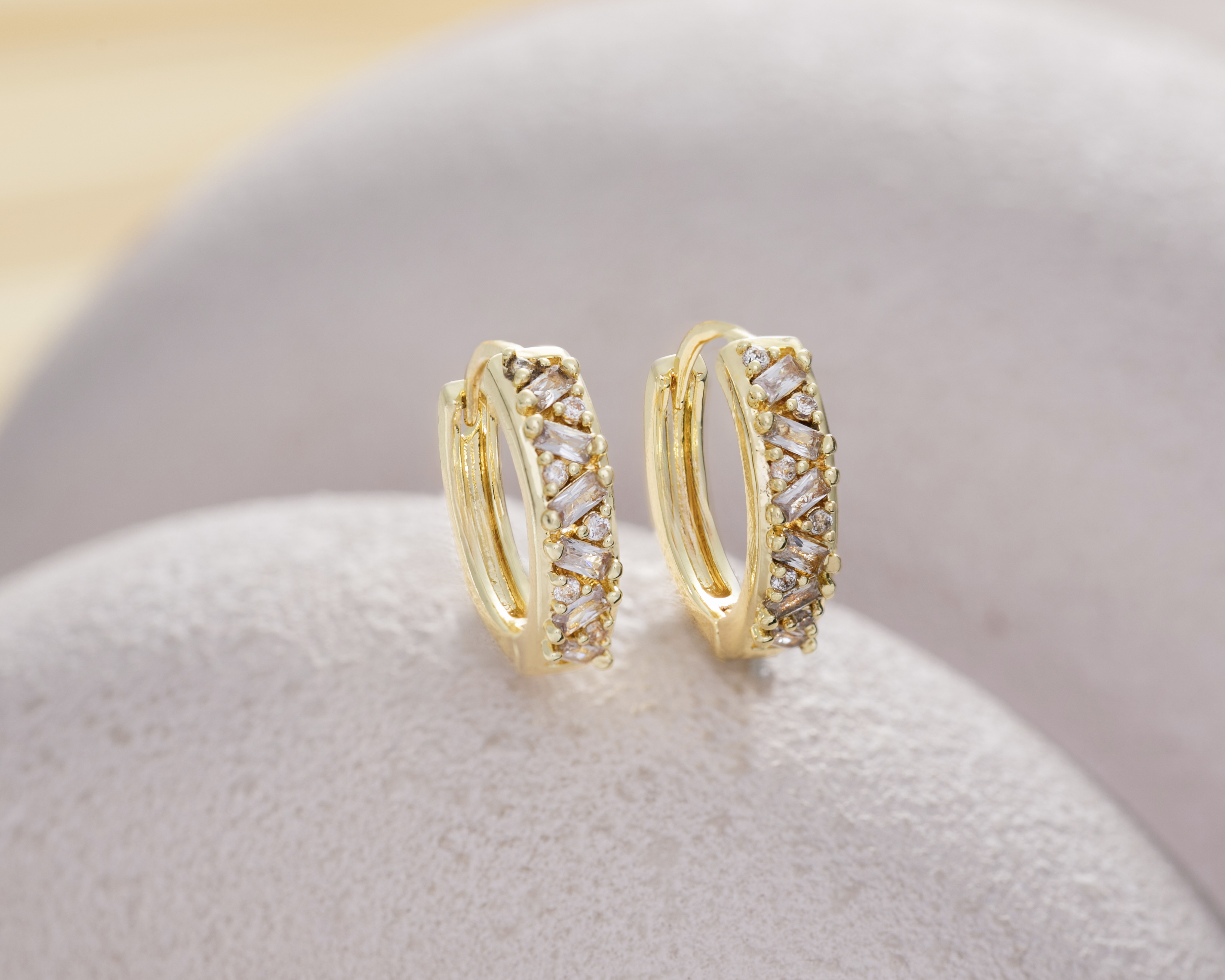 Foto 4 | Foto 4 | Aretes Chapa de Oro Steeltime