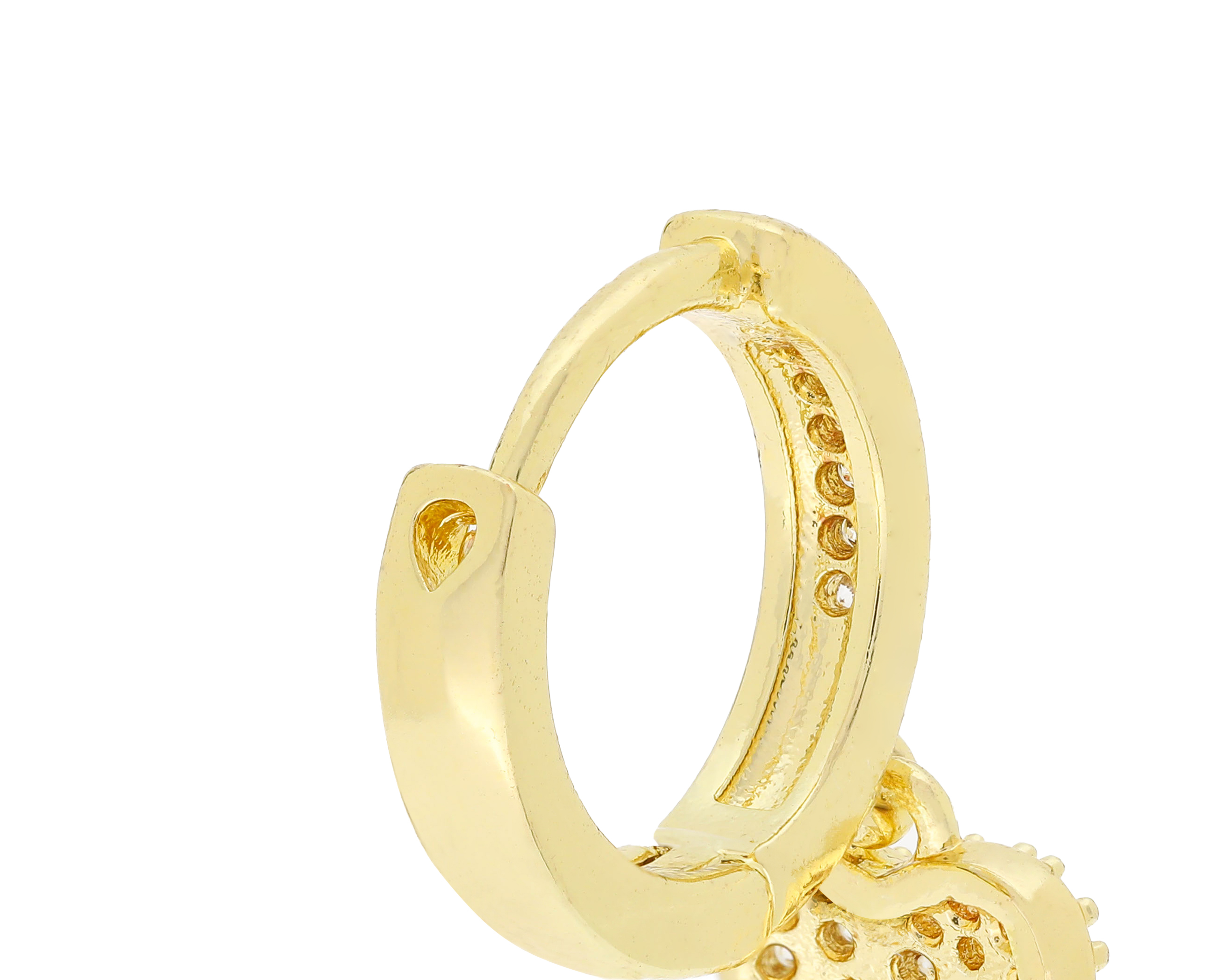 Foto 4 pulgar | Foto 3 | Aretes Corazón Chapa de Oro Steeltime