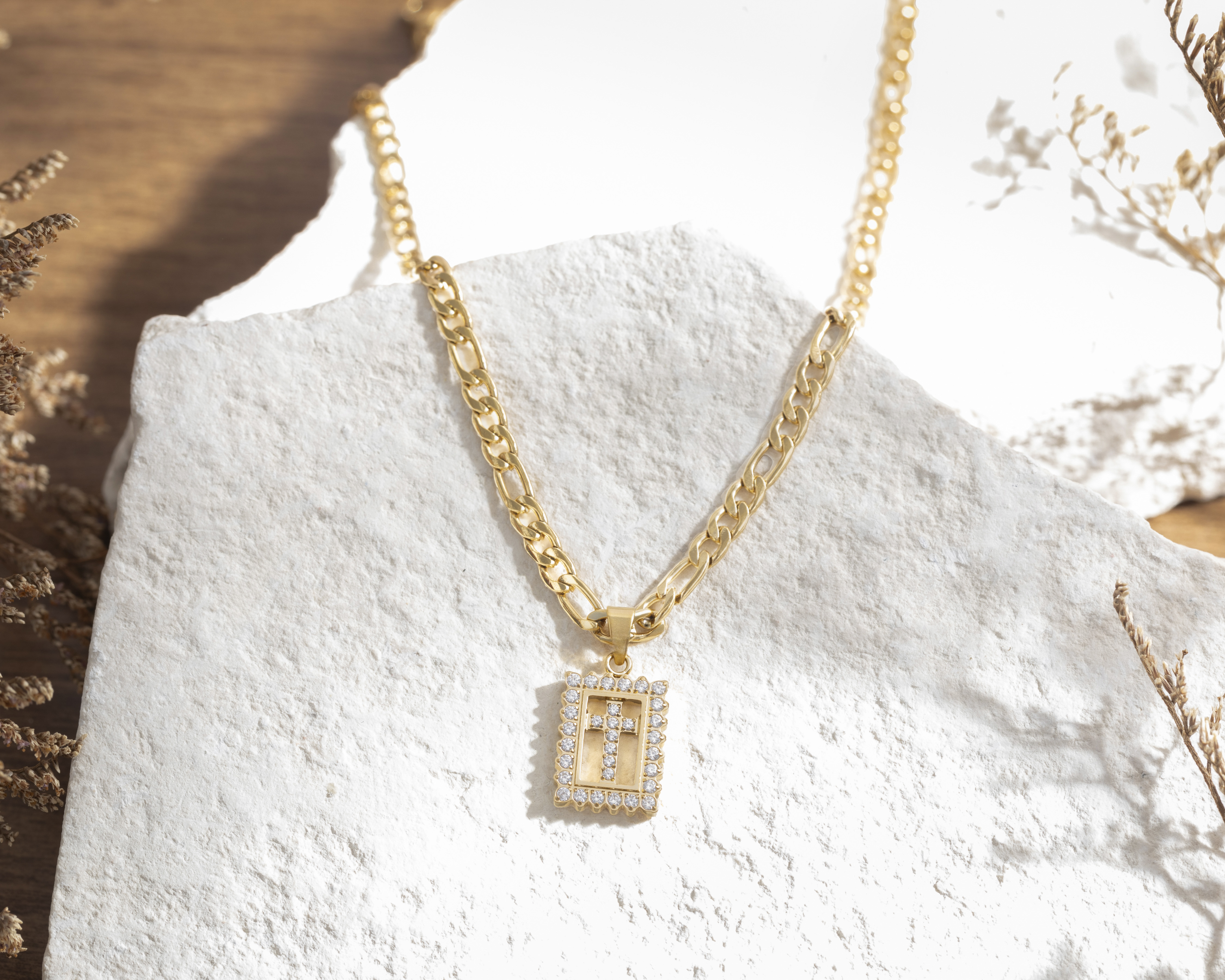 Foto 6 pulgar | Foto 5 | Collar de Acero Inoxidable con Chapa de Oro 18K Start