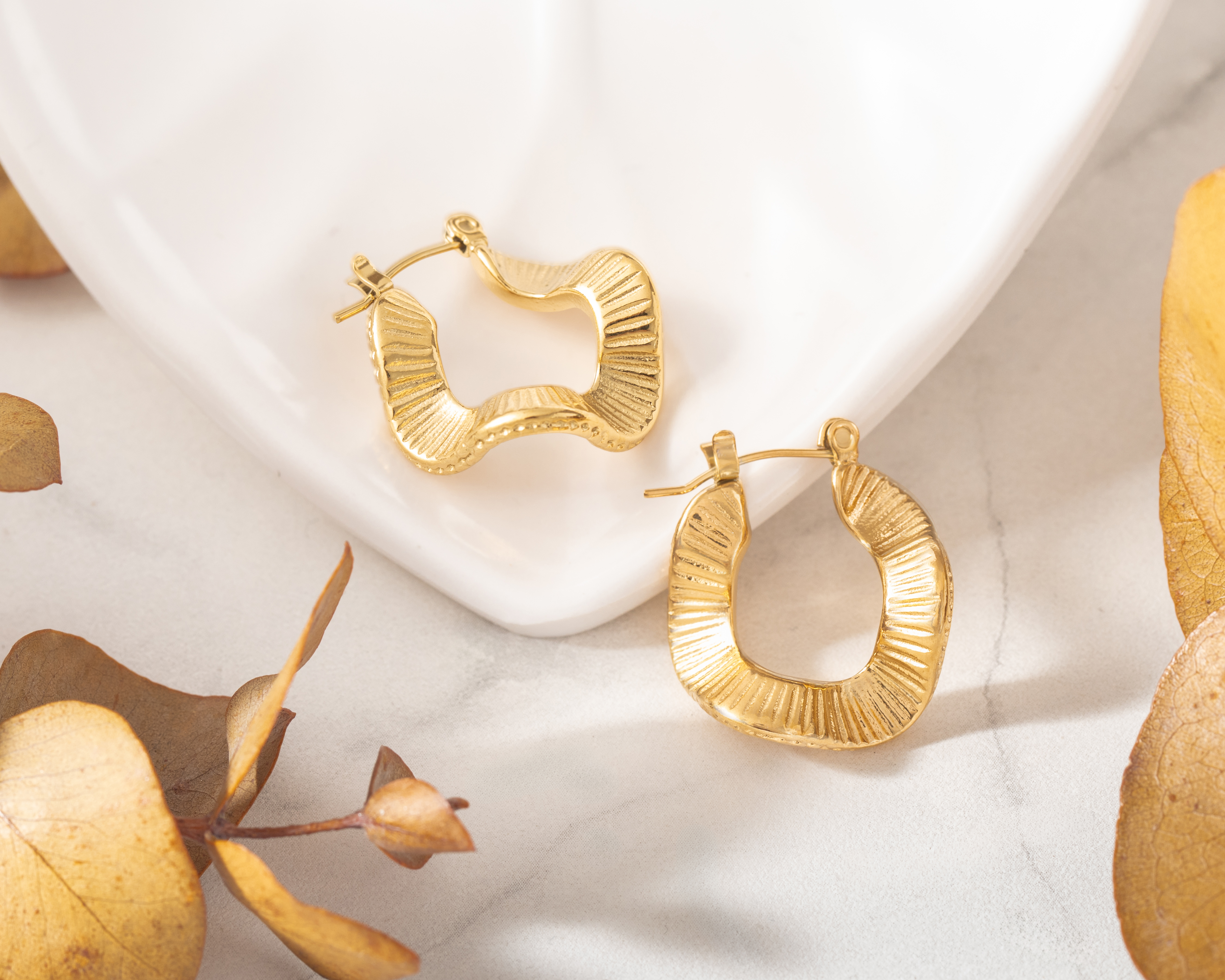 Foto 3 | Foto 3 | Aretes Irregulares Chapa de Oro 18k Jennifer Lopez