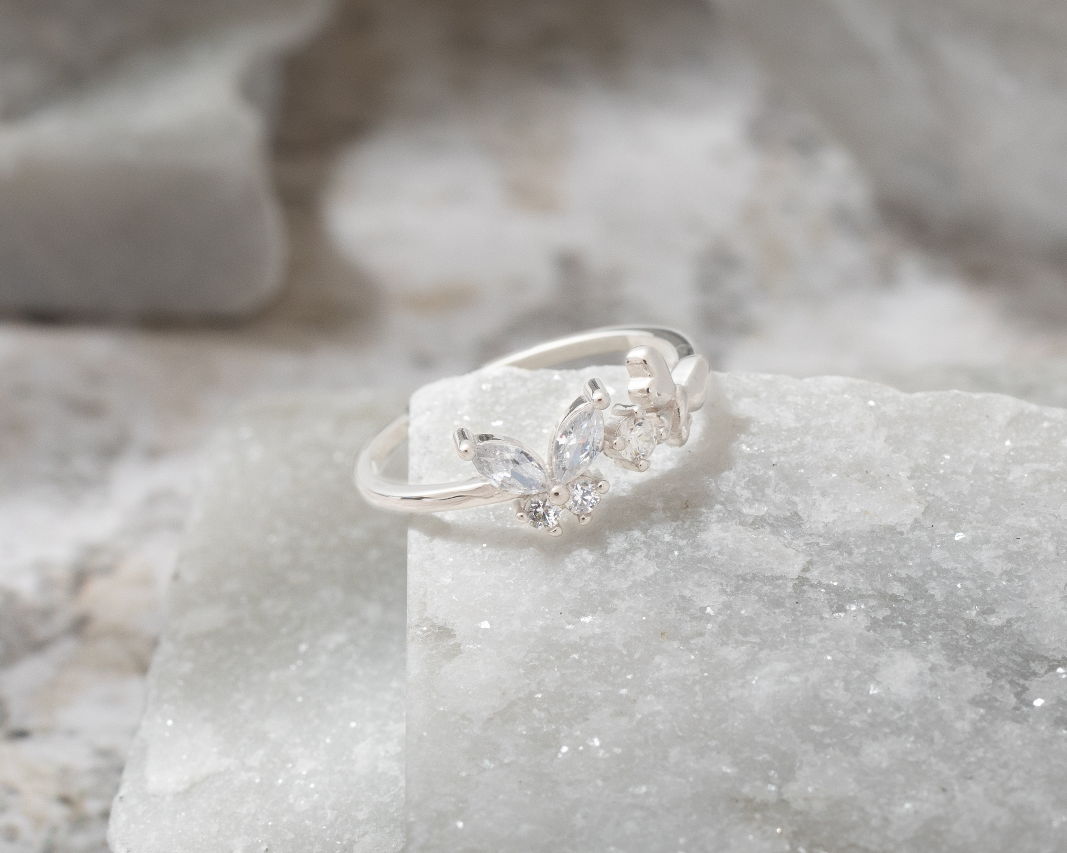 Foto 5 pulgar | Foto 4 | Anillo Mariposa de Plata Sahara Talla 7