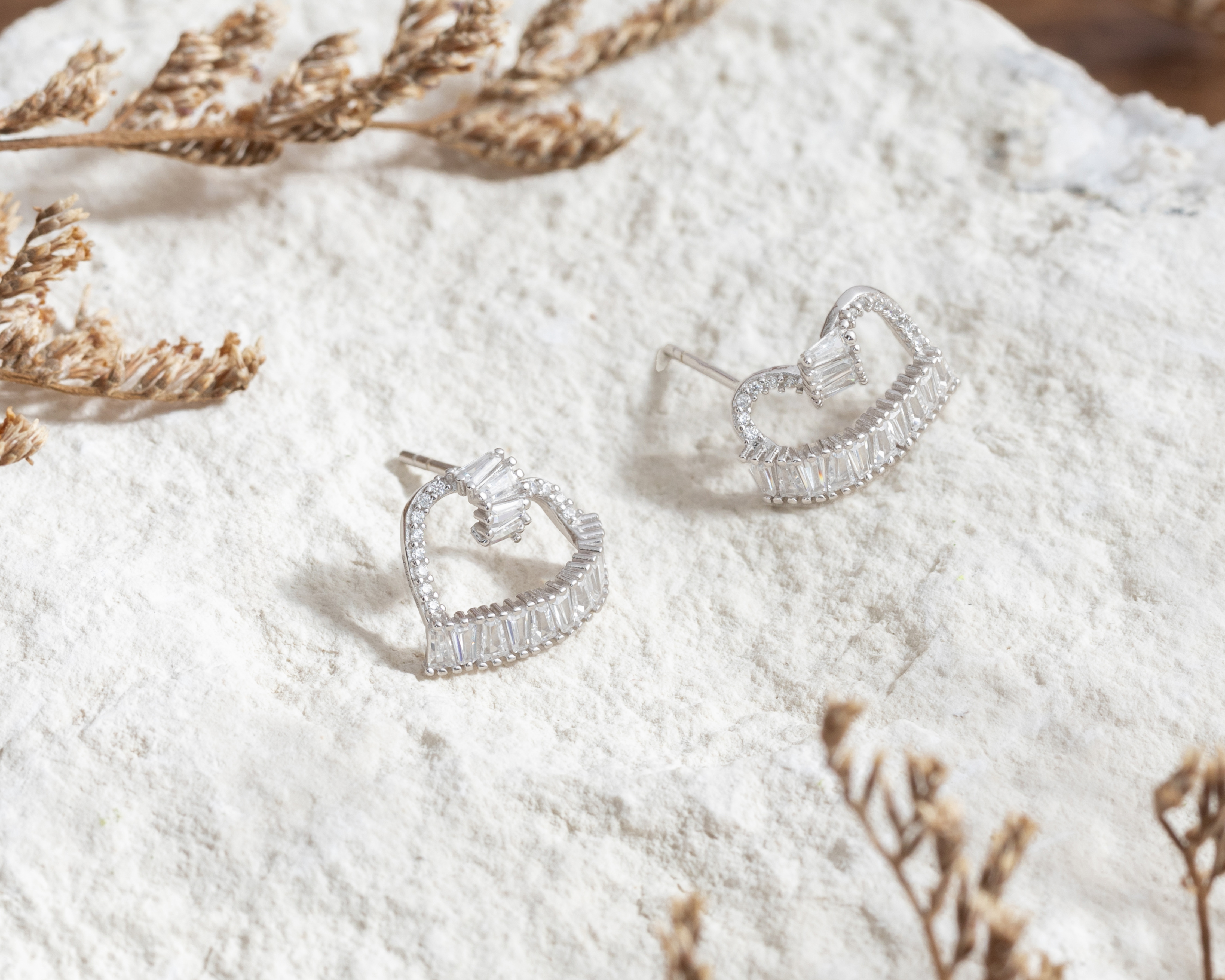 Foto 3 | Foto 3 | Aretes Corazón de Plata Sahara