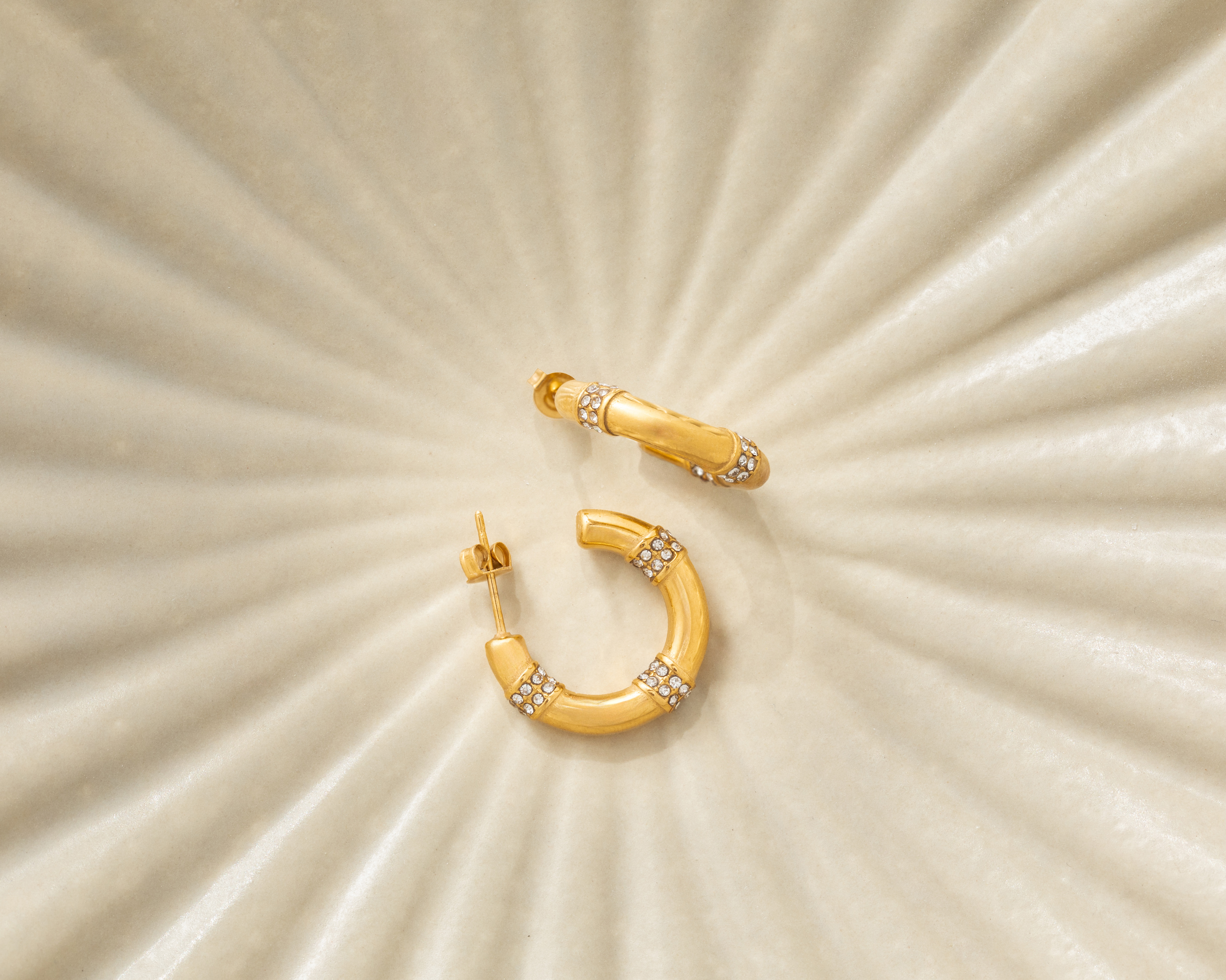 Foto 3 | Foto 3 | Aretes Medio Aro de Acero Inoxidable